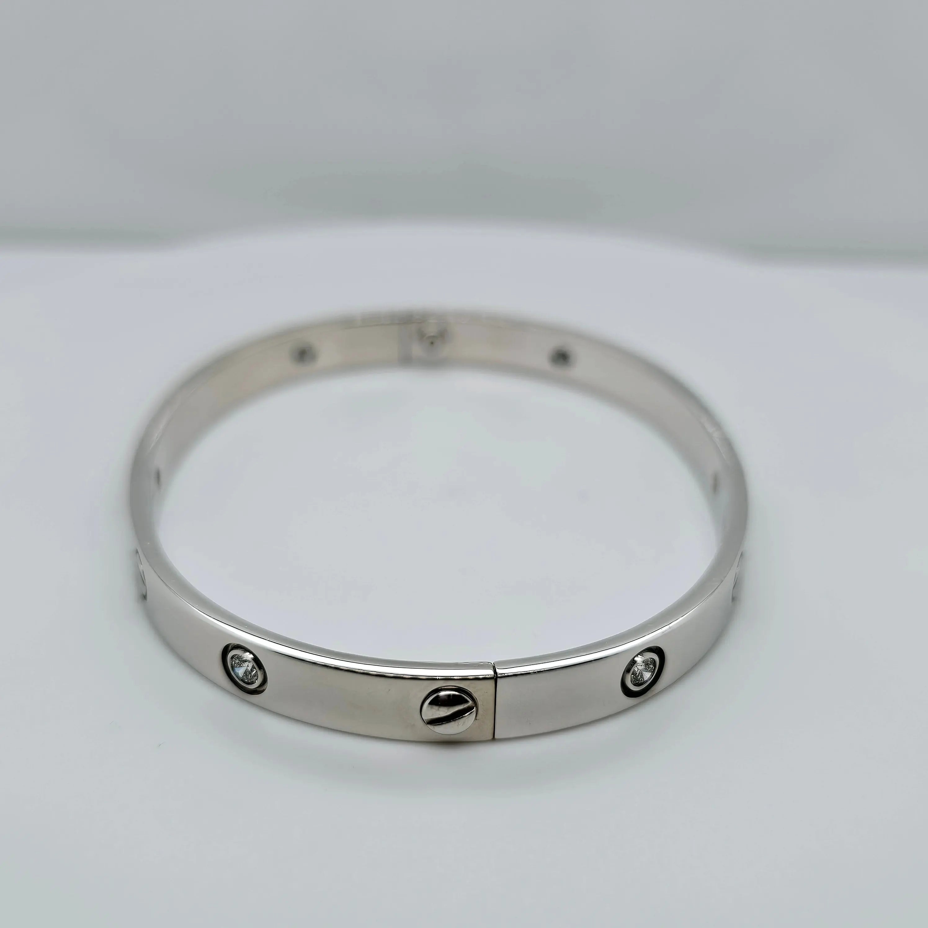 Pre-Owned | Size - 19 / Cartier 18K White Gold Love Bracelet Chloe's Jewellers