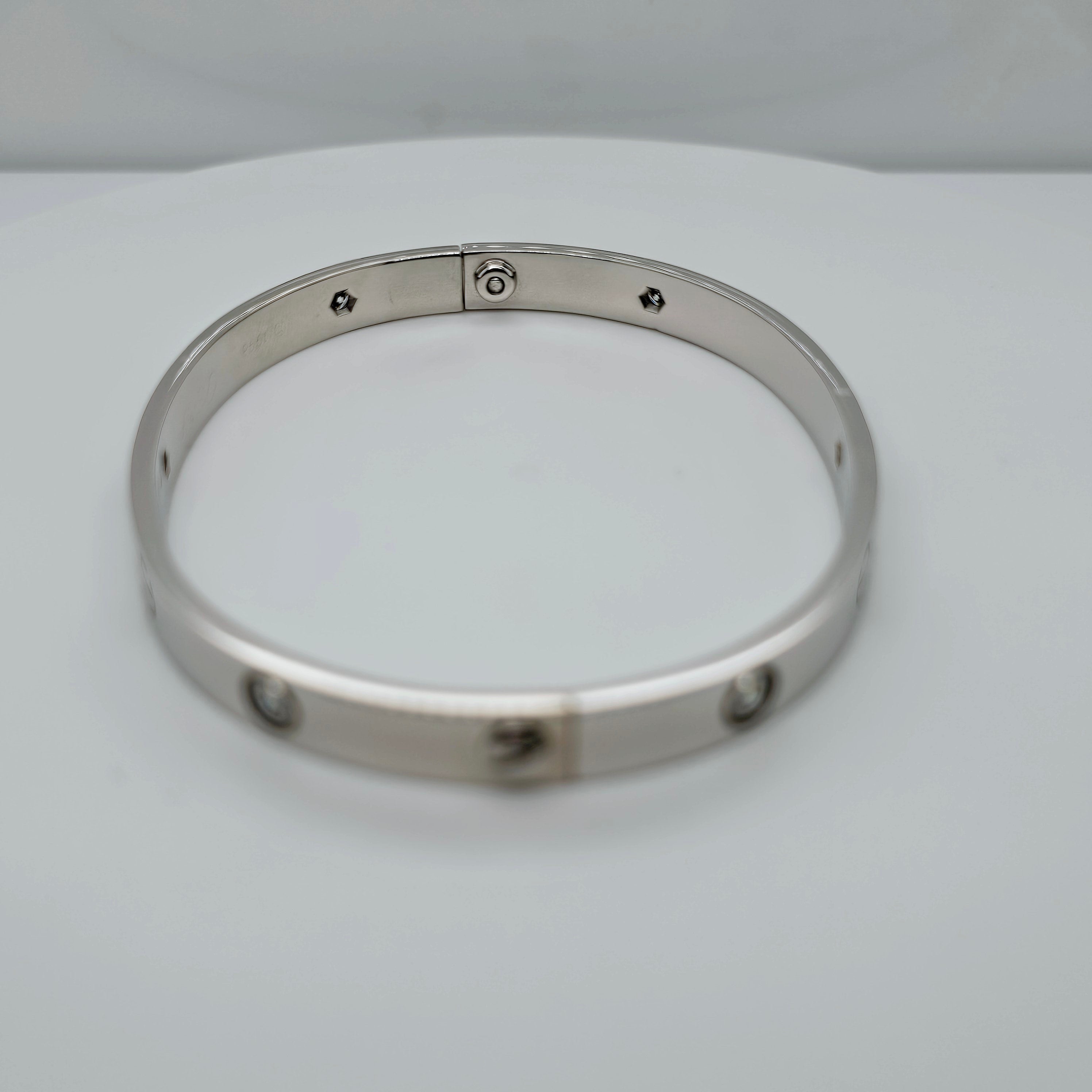 Pre-Owned | Size - 19 / Cartier 18K White Gold Love Bracelet
