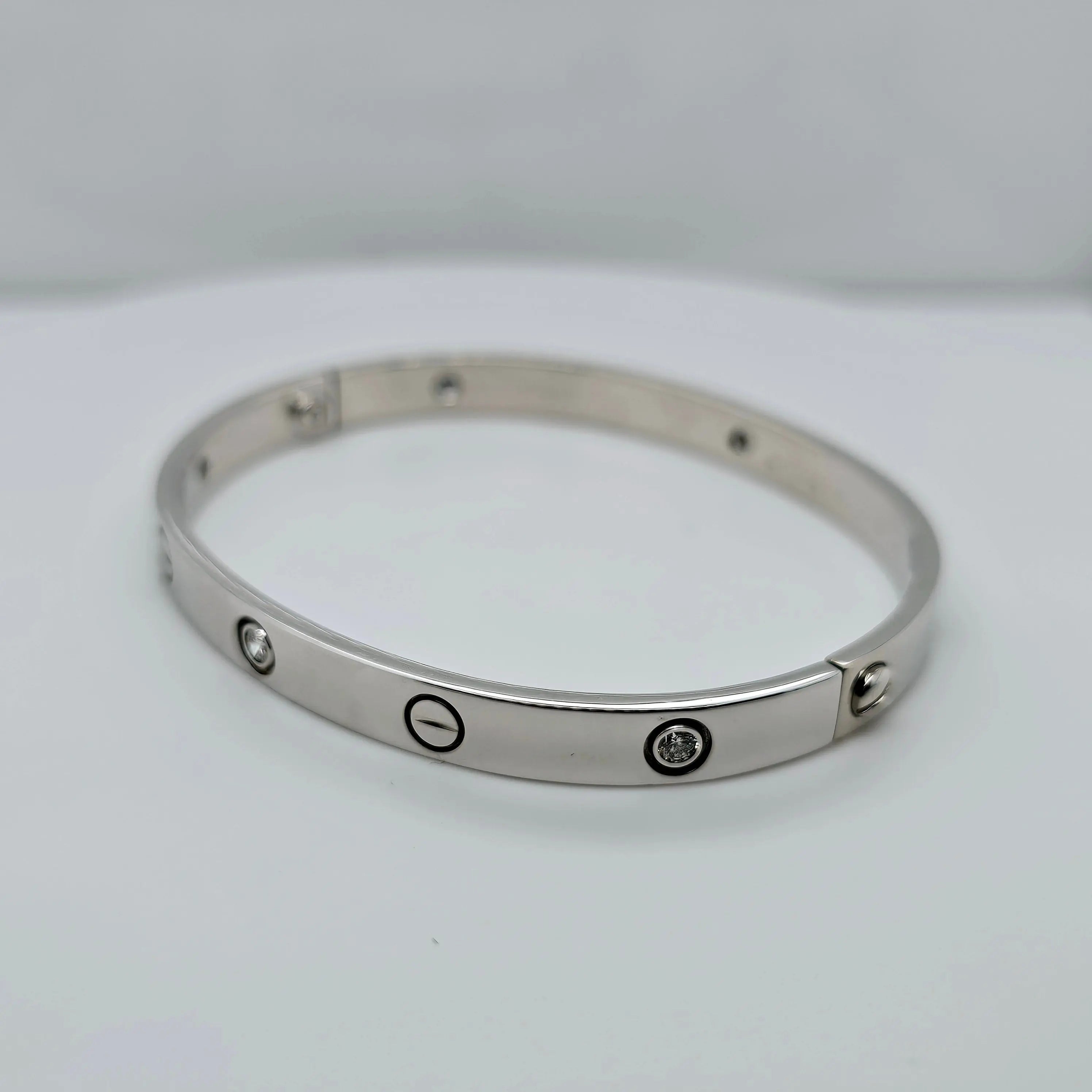 Pre-Owned | Size - 19 / Cartier 18K White Gold Love Bracelet Chloe's Jewellers