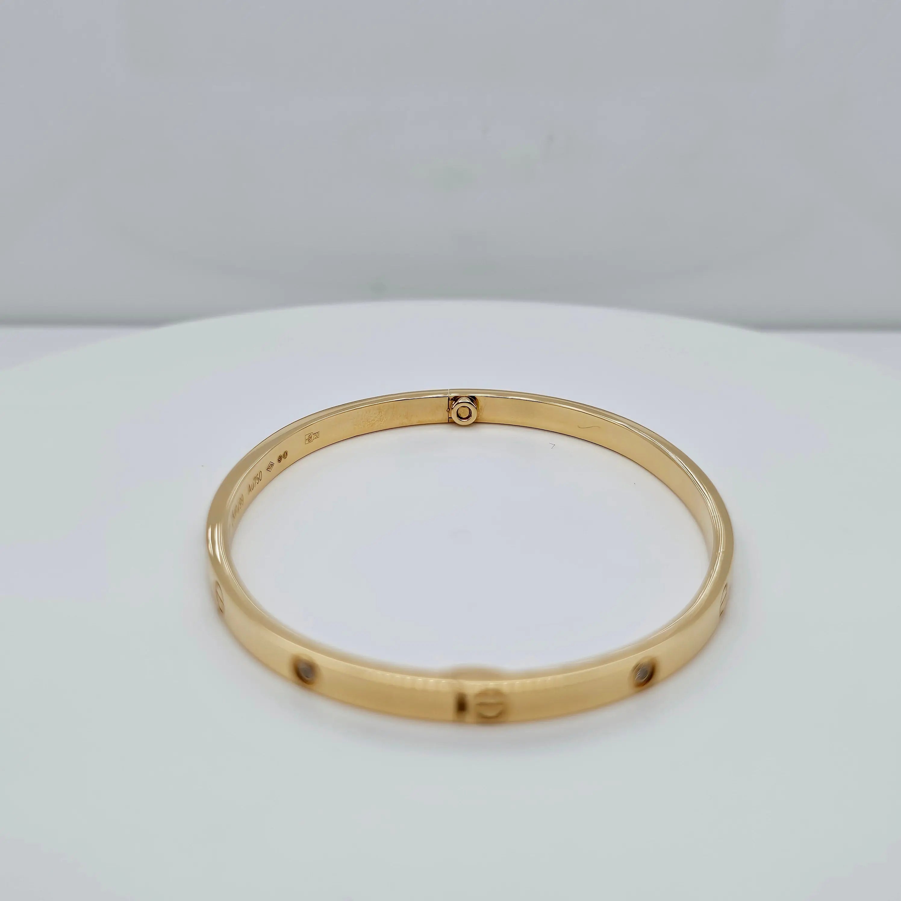 Pre-Owned | Size - 17 / 18ct Yellow Gold Cartier Love Bracelet diamonds Chloe's Jewellers
