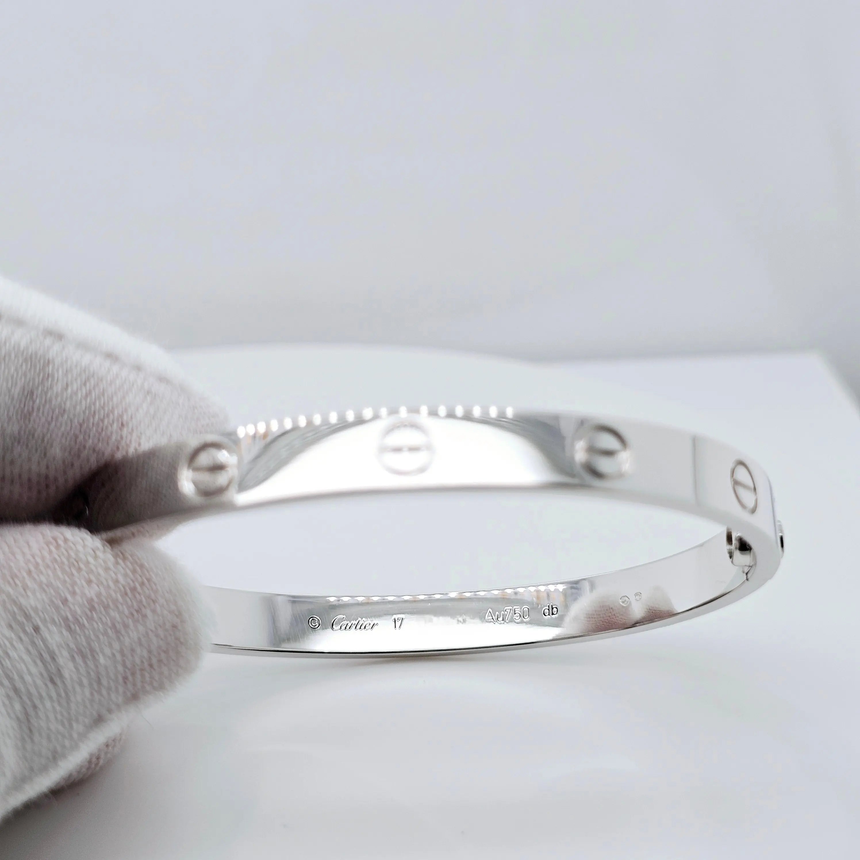 Pre-Owned | Cartier Love Bracelet | Size - 17 Chloe's Jewellers