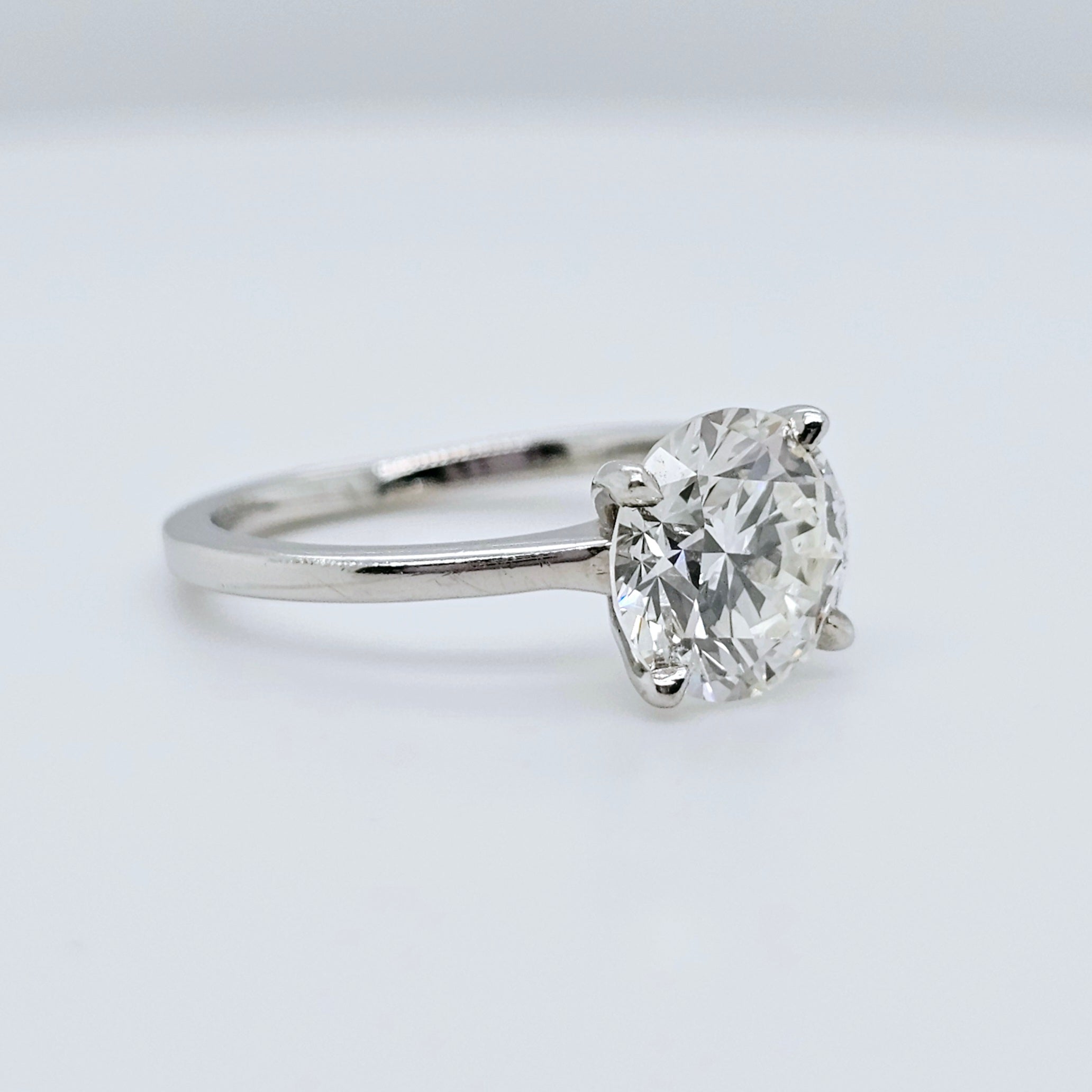 Engagement ring | Wedding ring | Platinum ring | Single stone ring | Natural diamond ring