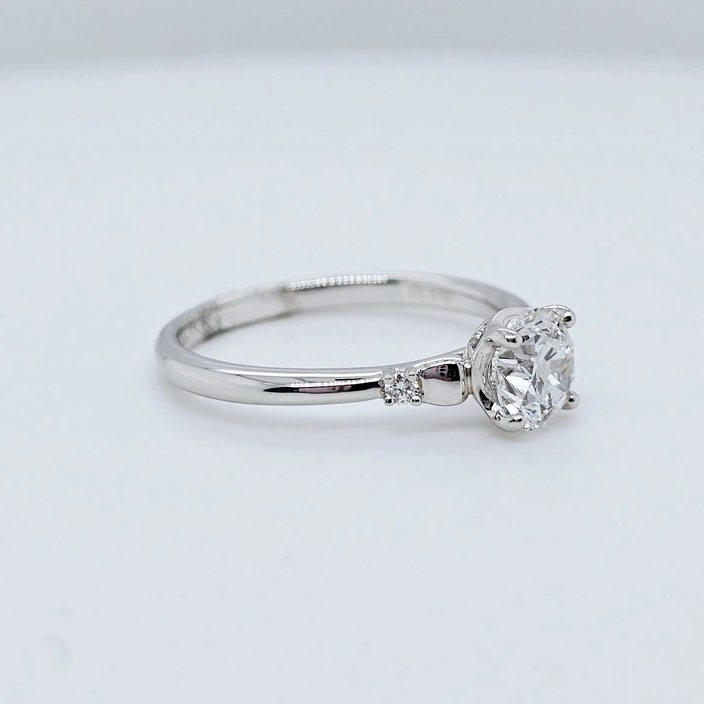 Round cut engagement rings | Natural diamond rings | Solitaire diamond ring | Single diamond ring Chloe's Jewellers