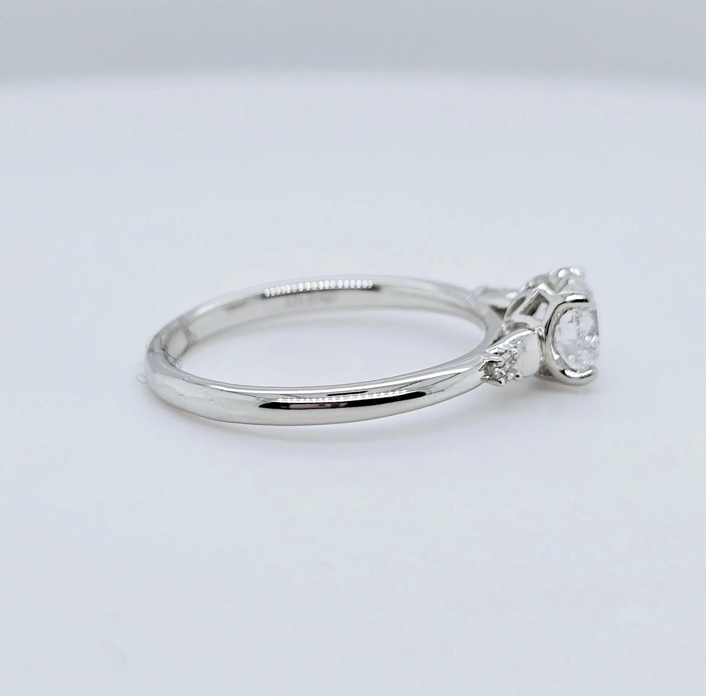 Round cut engagement rings | Natural diamond rings | Solitaire diamond ring | Single diamond ring Chloe's Jewellers