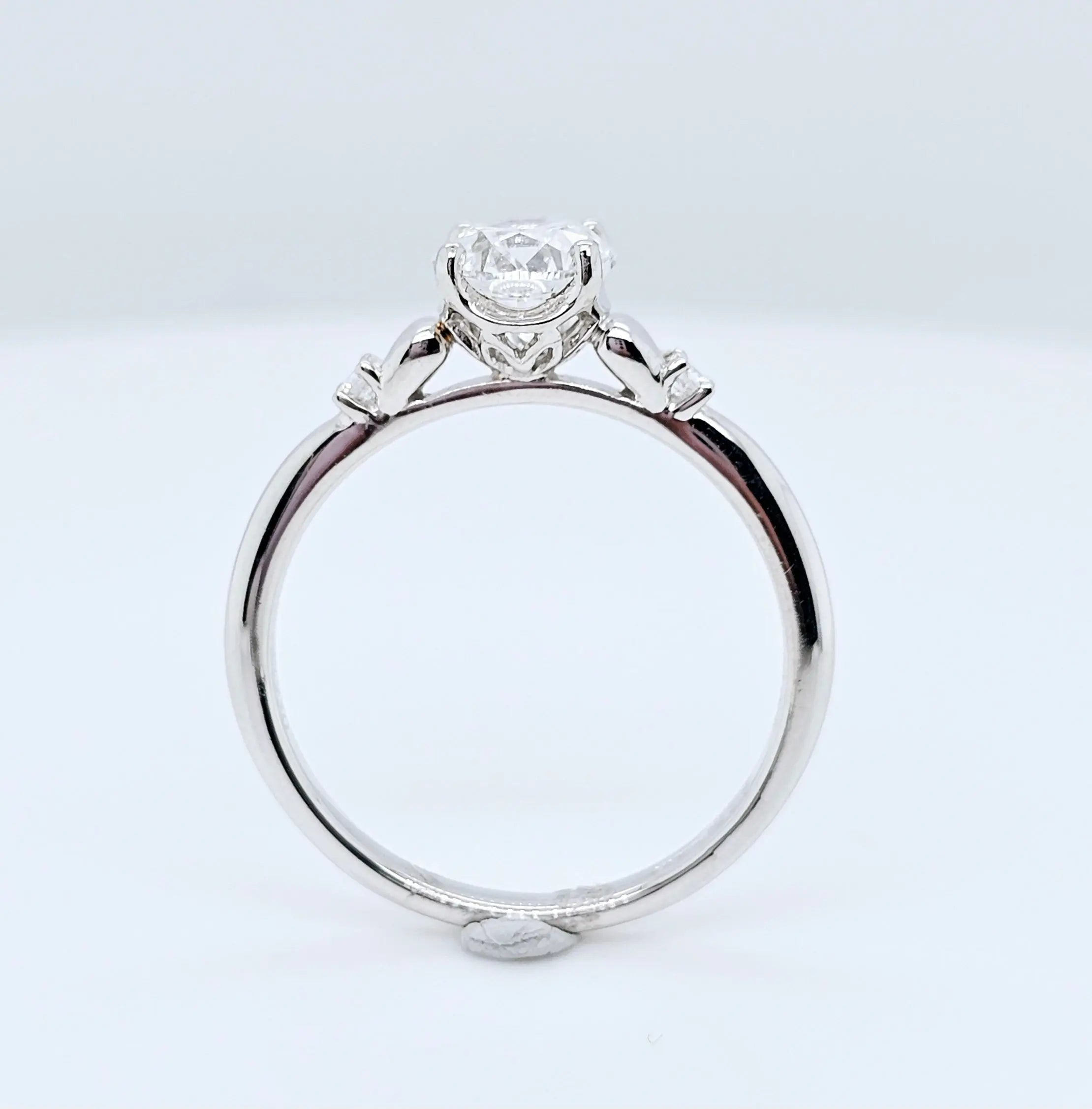 Round cut engagement rings | Natural diamond rings | Solitaire diamond ring | Single diamond ring Chloe's Jewellers