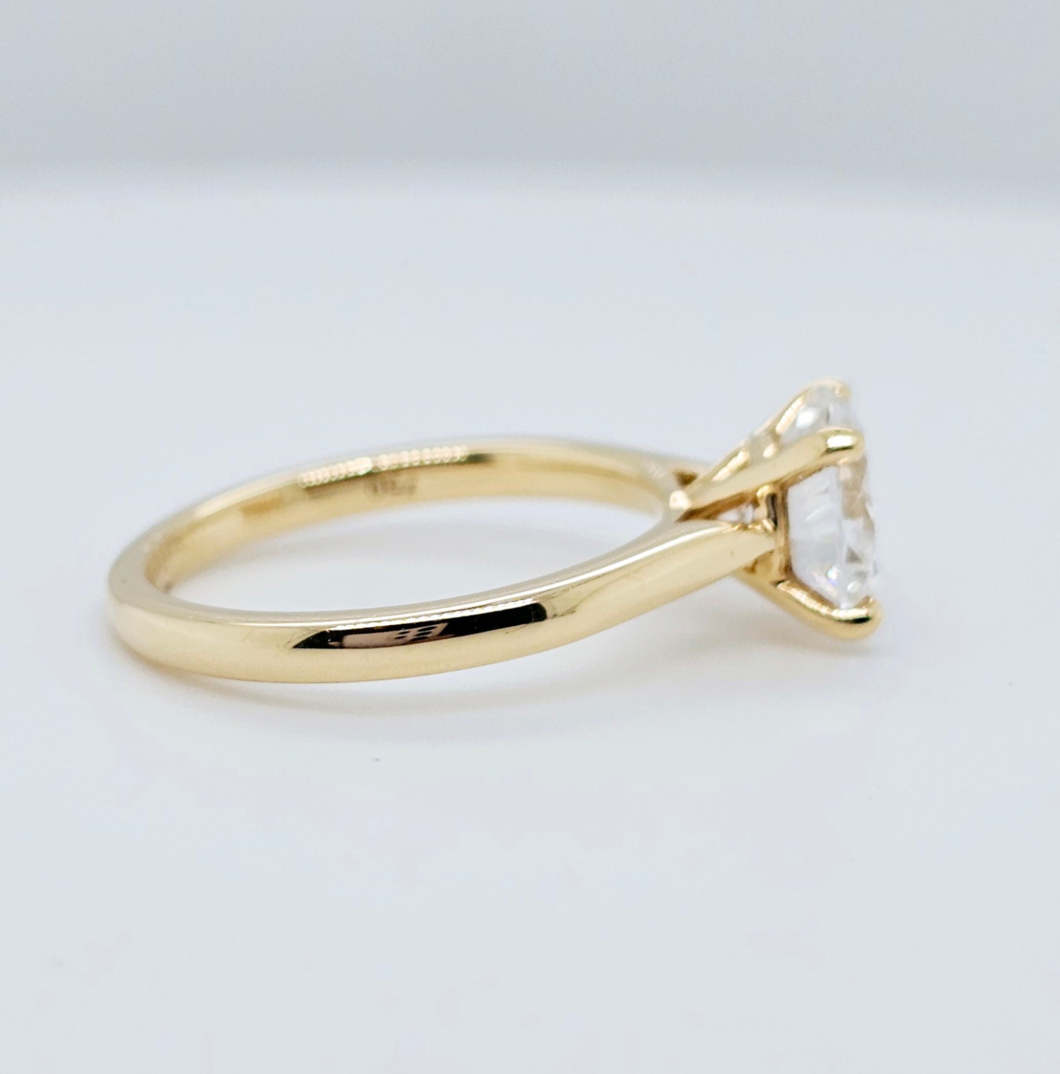 Engagement ring | Wedding ring | 18k yellow gold ring | Single stone ring | Natural diamond ring