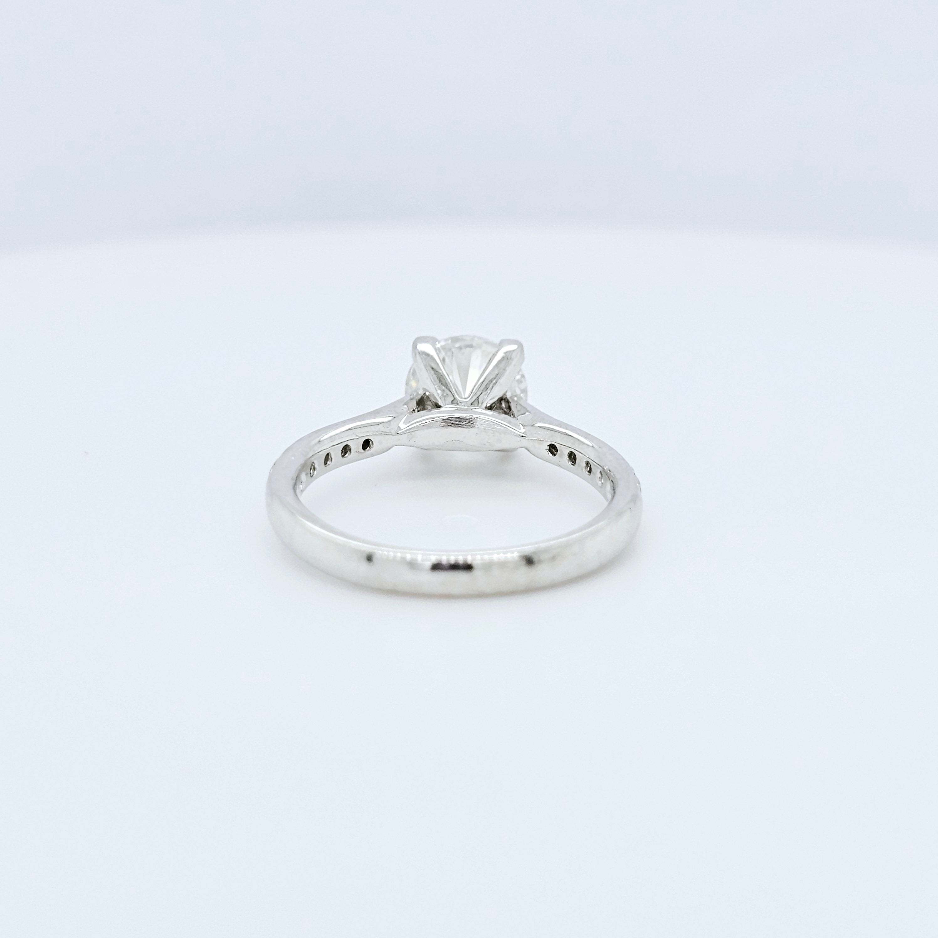 Engagement ring | Diamond ring | Platinum ring | Cathedral setting engagement ring