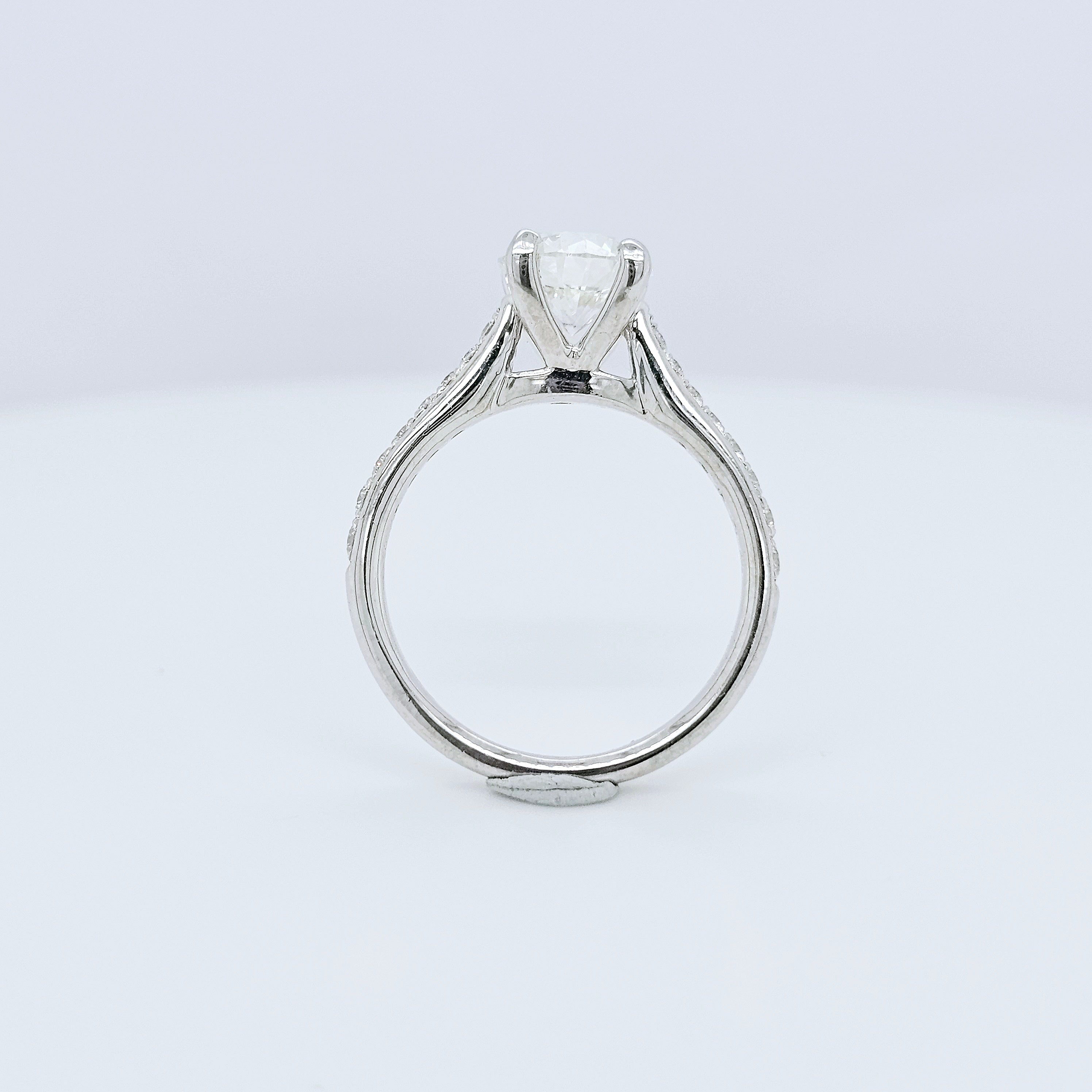 Engagement ring | Diamond ring | Platinum ring | Cathedral setting engagement ring