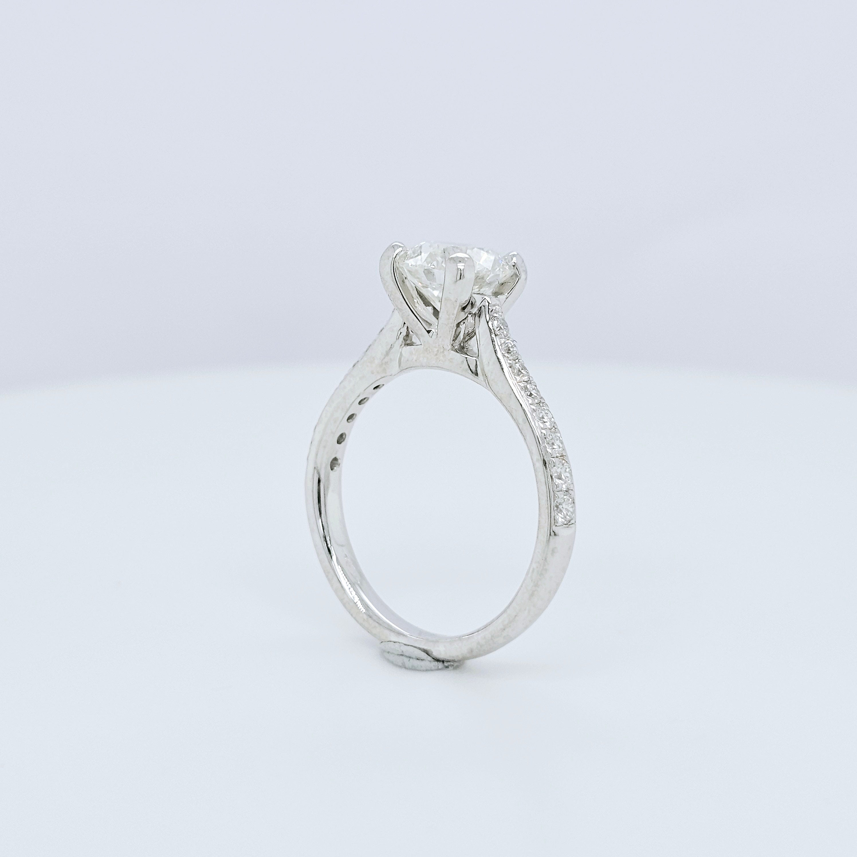 Engagement ring | Diamond ring | Platinum ring | Cathedral setting engagement ring