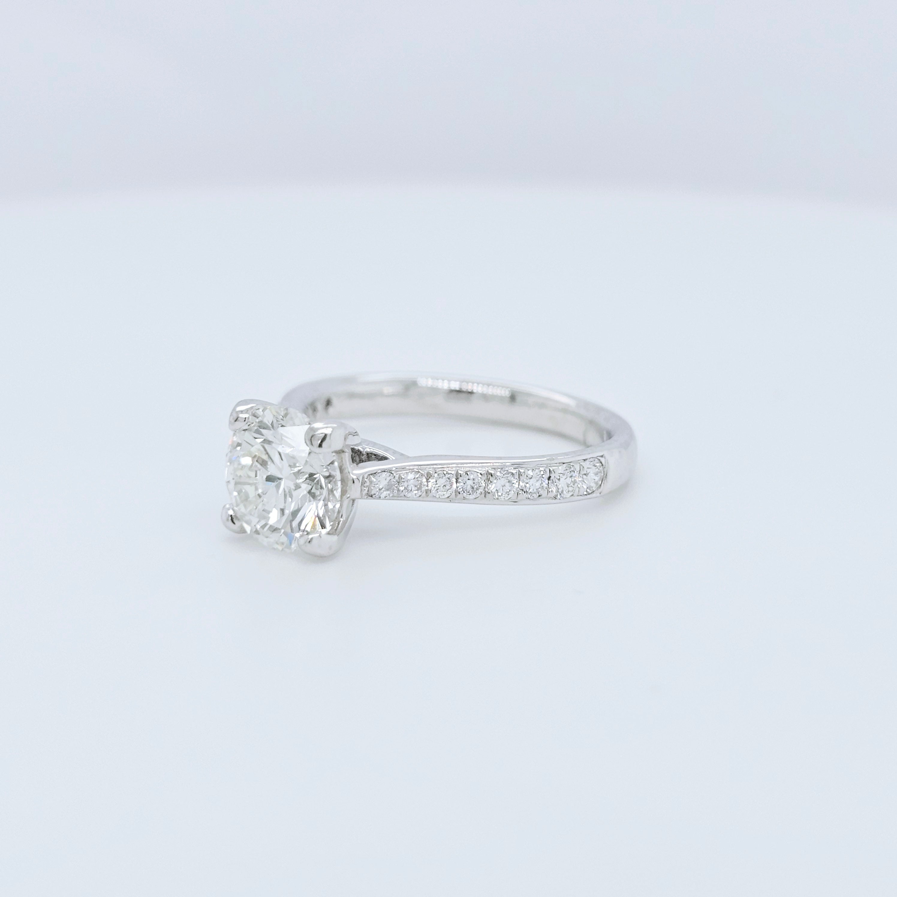 Engagement ring | Diamond ring | Platinum ring | Cathedral setting engagement ring