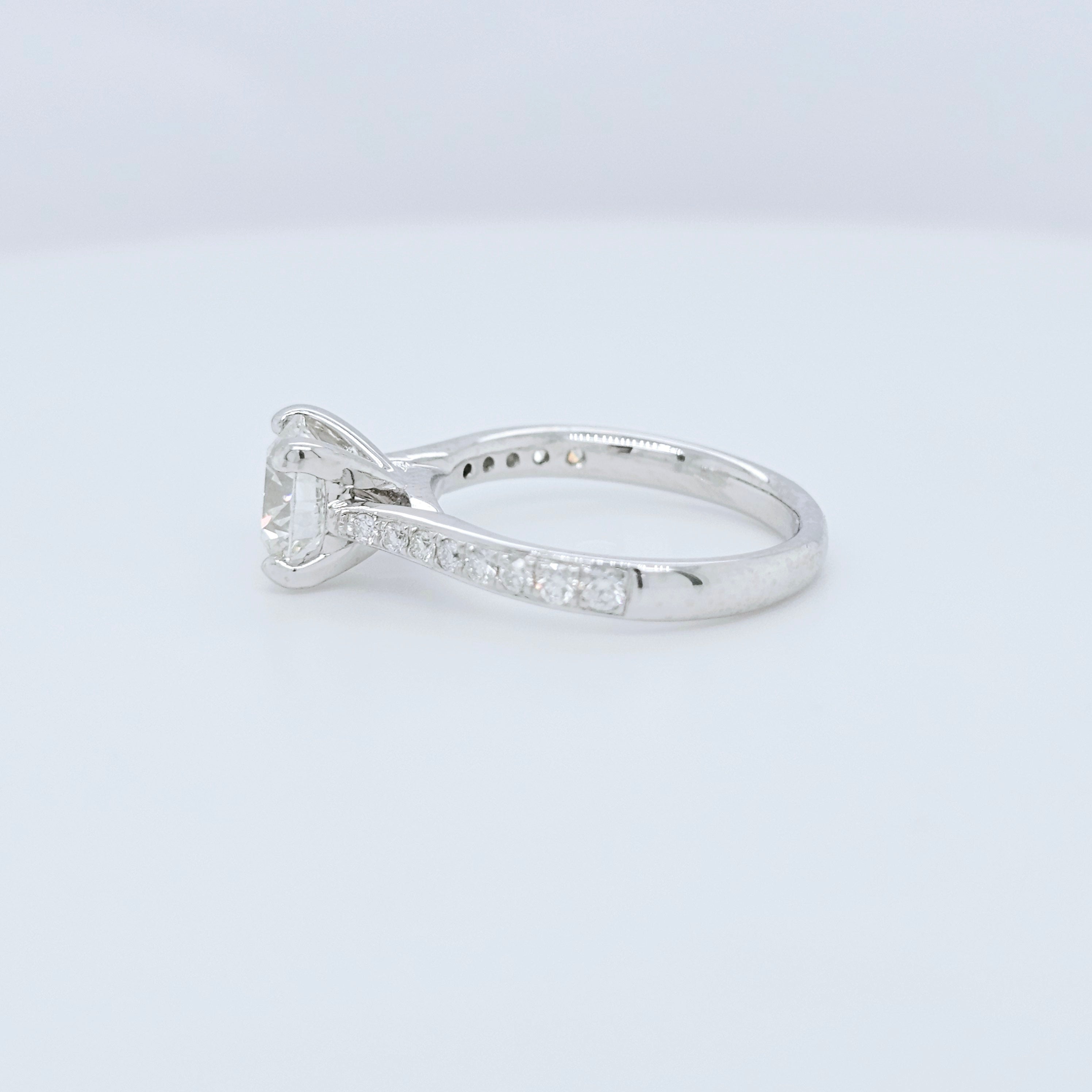 Engagement ring | Diamond ring | Platinum ring | Cathedral setting engagement ring
