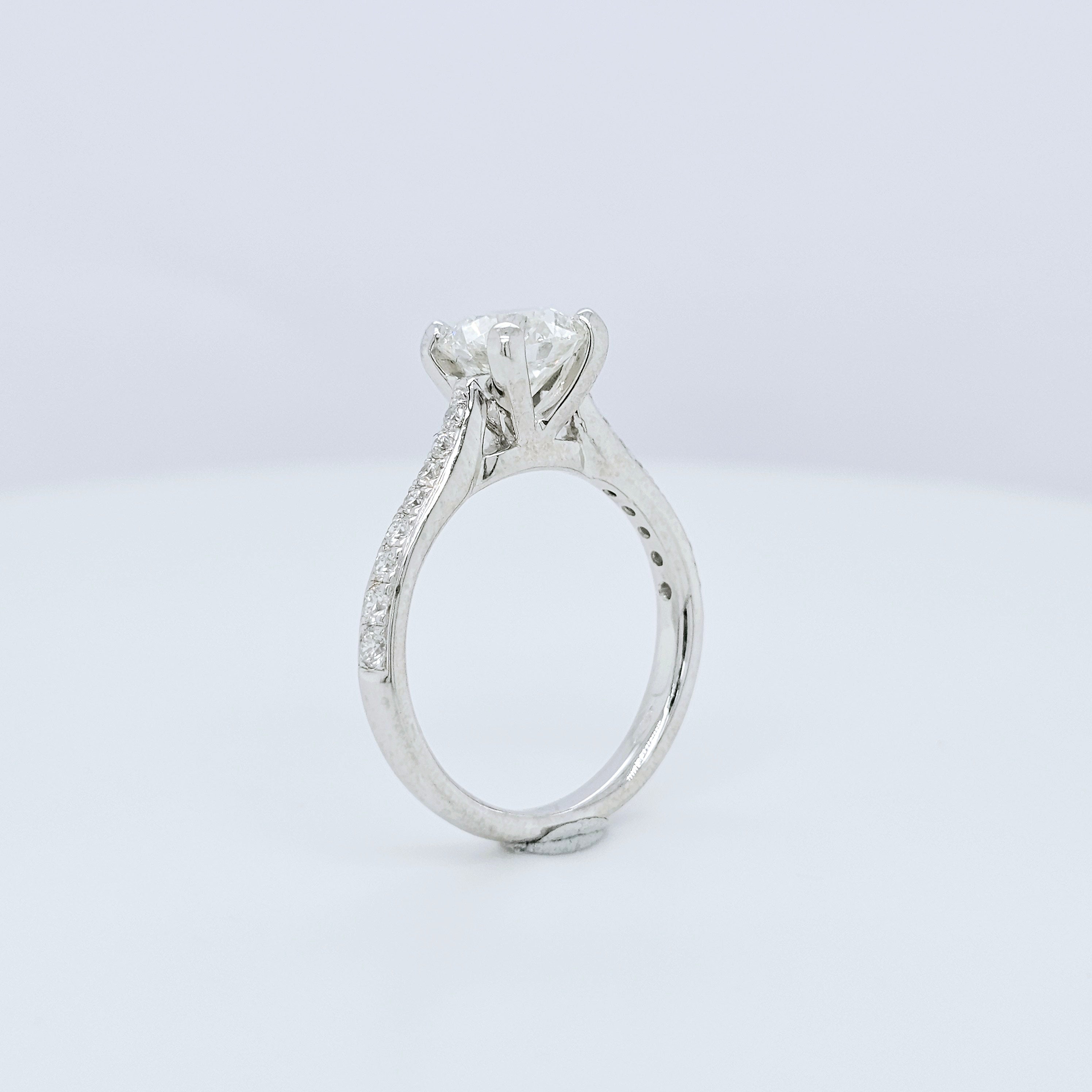 Engagement ring | Diamond ring | Platinum ring | Cathedral setting engagement ring
