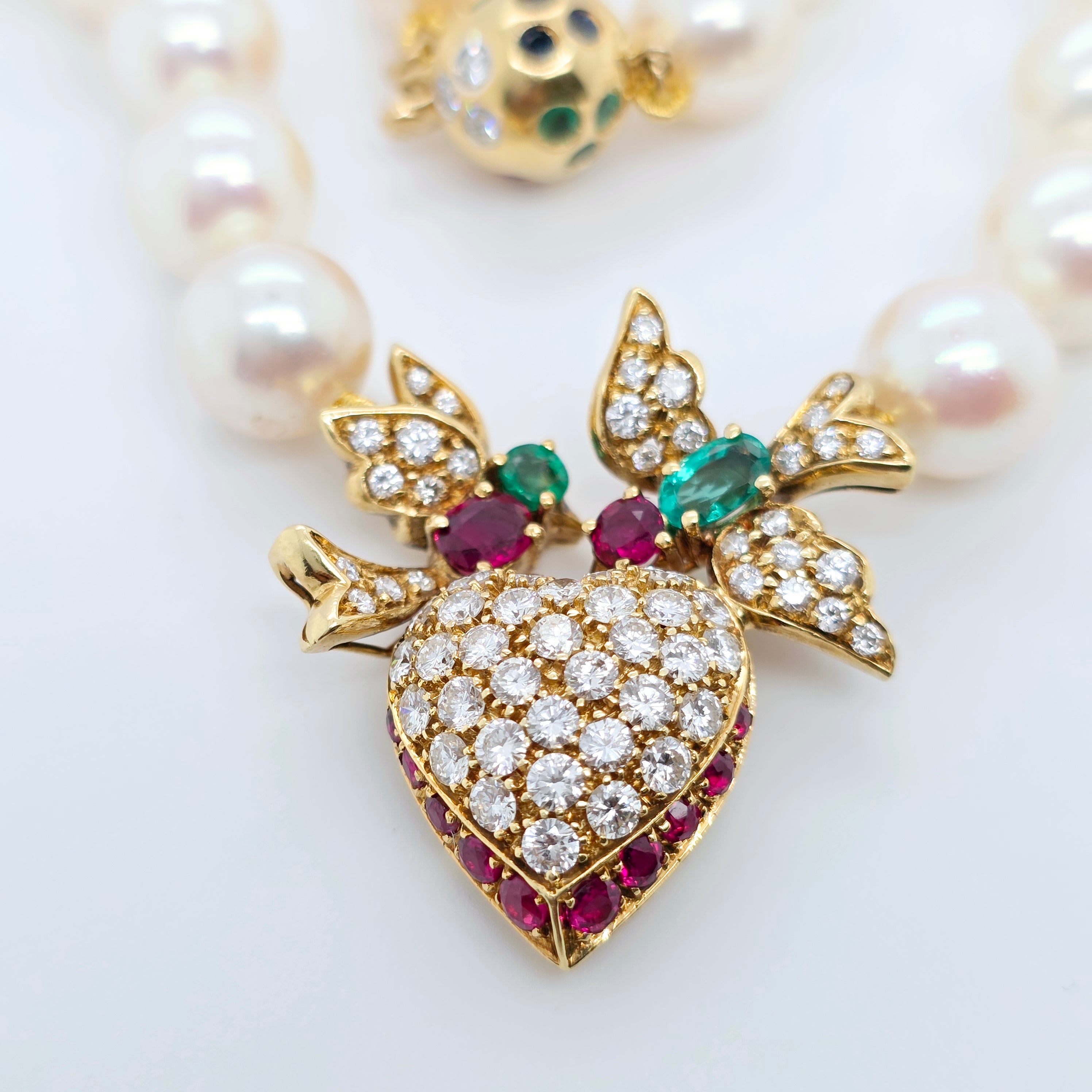 Heart-Shaped Pendant Pearl Necklace – 18ct Yellow Gold