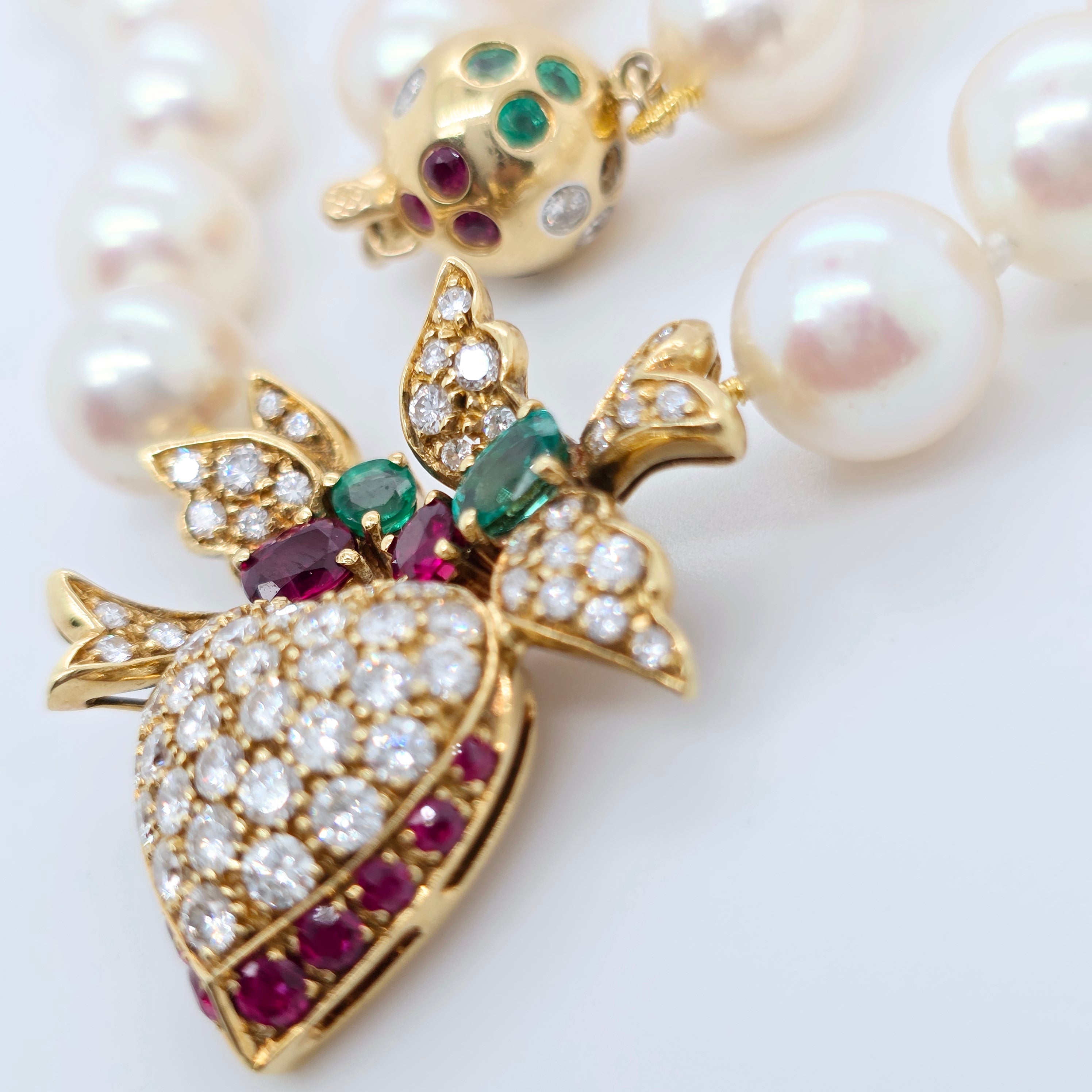 Heart-Shaped Pendant Pearl Necklace – 18ct Yellow Gold