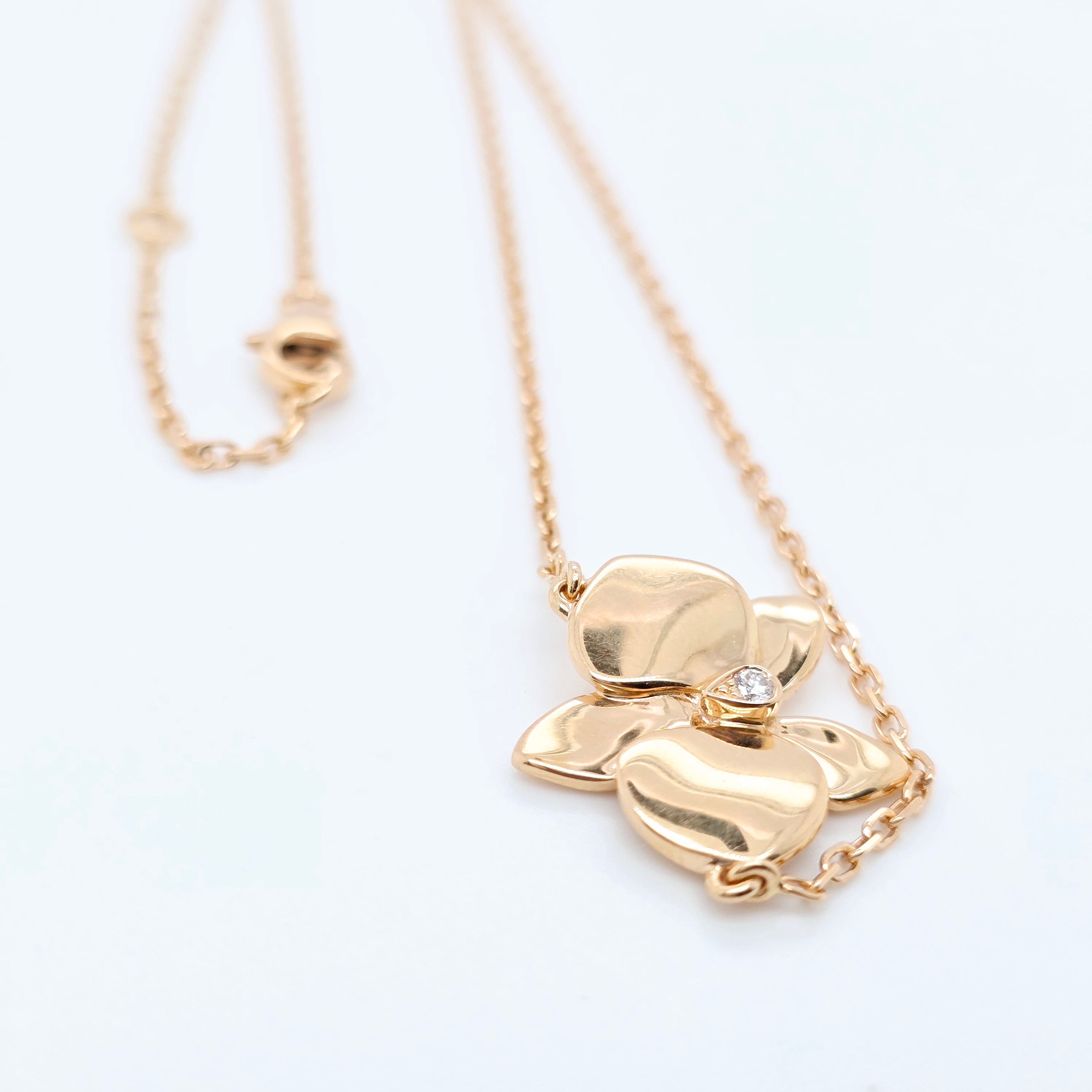 Cartier Caresse d'Orchidées par necklace, 18ct Yellow Gold, Adjustable chain Chloe's Jewellers