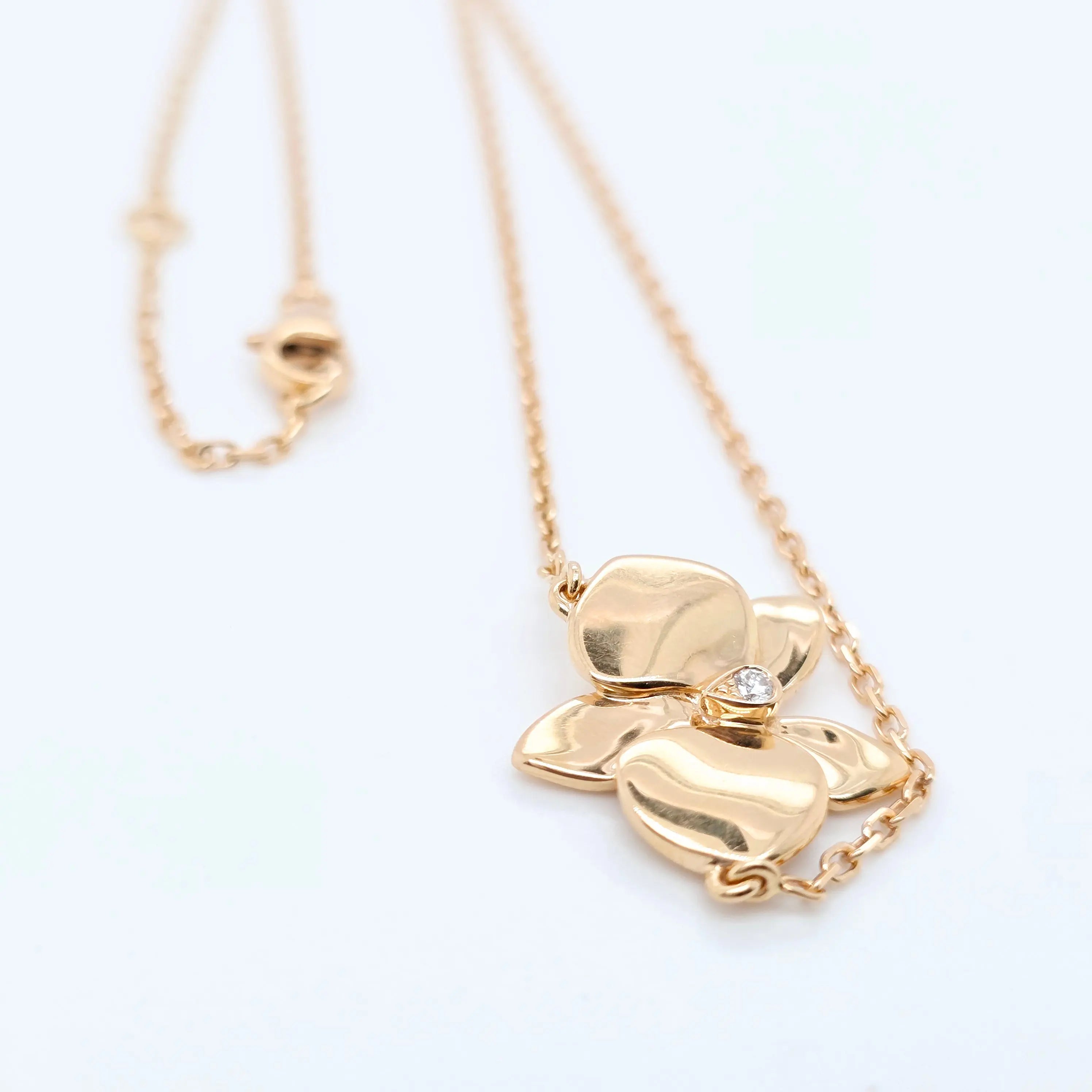 Cartier Caresse d'Orchidées par necklace, 18ct Yellow Gold, Adjustable chain Chloe's Jewellers
