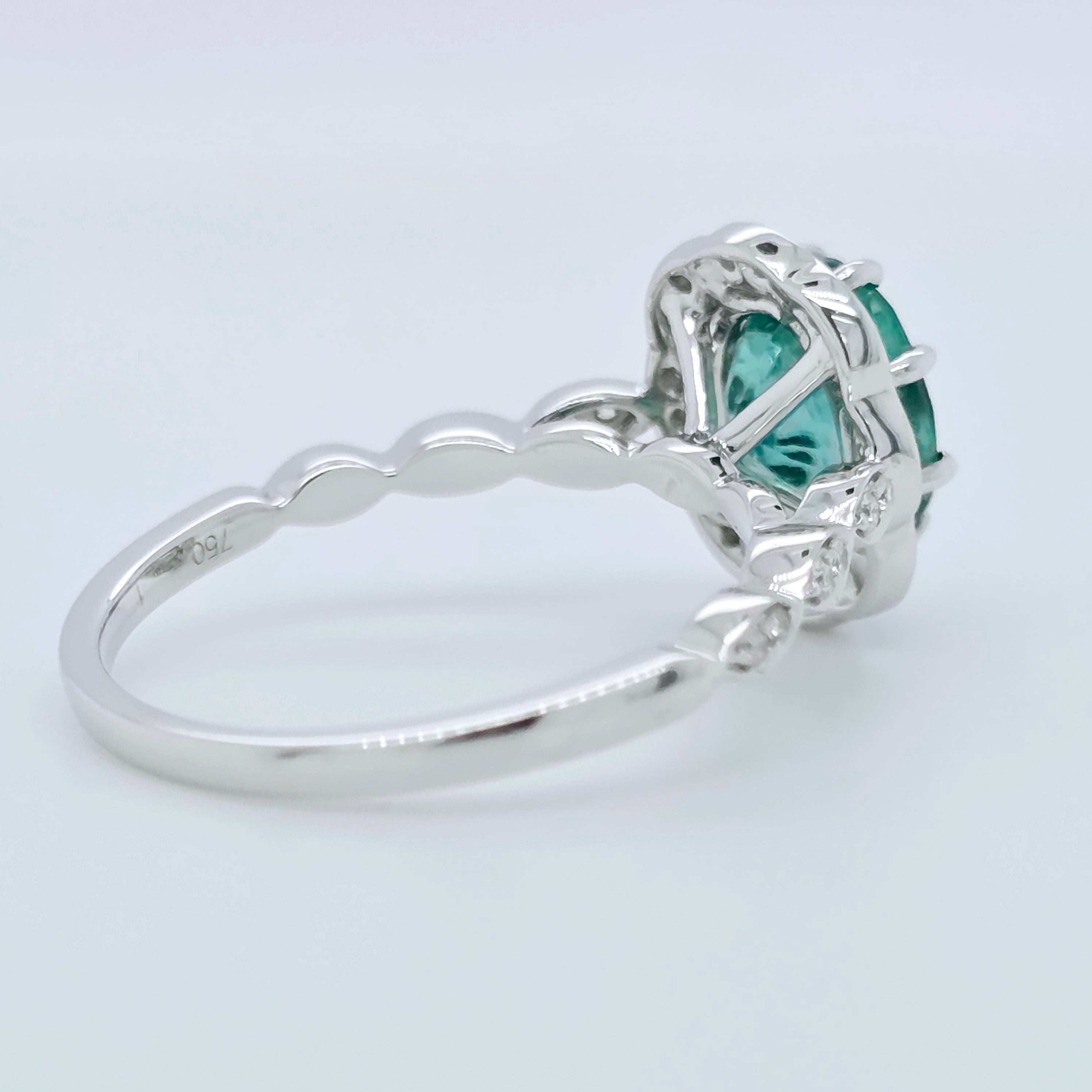 2.02ct Emerald Engagement Ring – Oval Halo, 18K Gold, F VS1 Diamonds