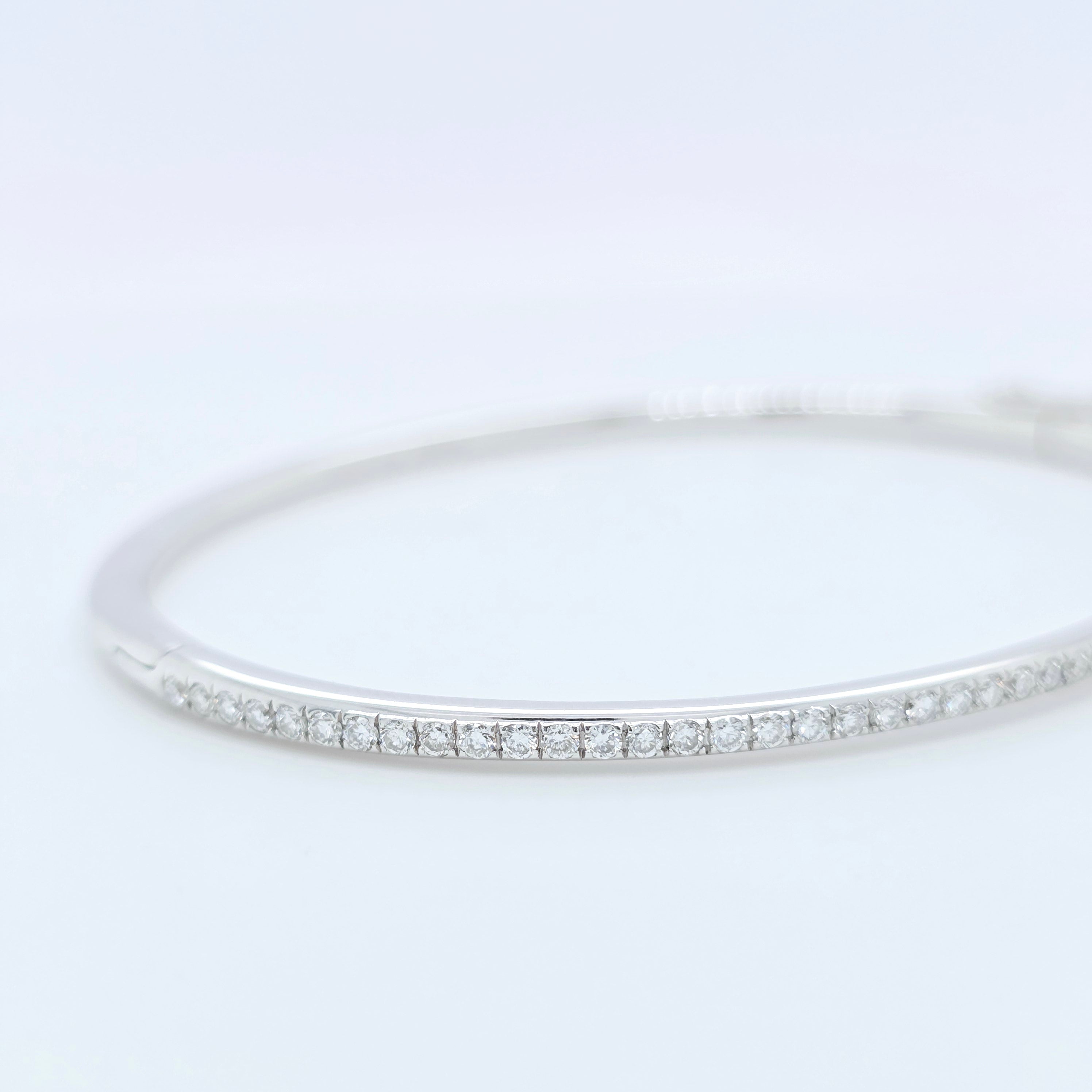 De Beers DB Classic Bangle – 18ct White Gold, 0.64ct, Size 17