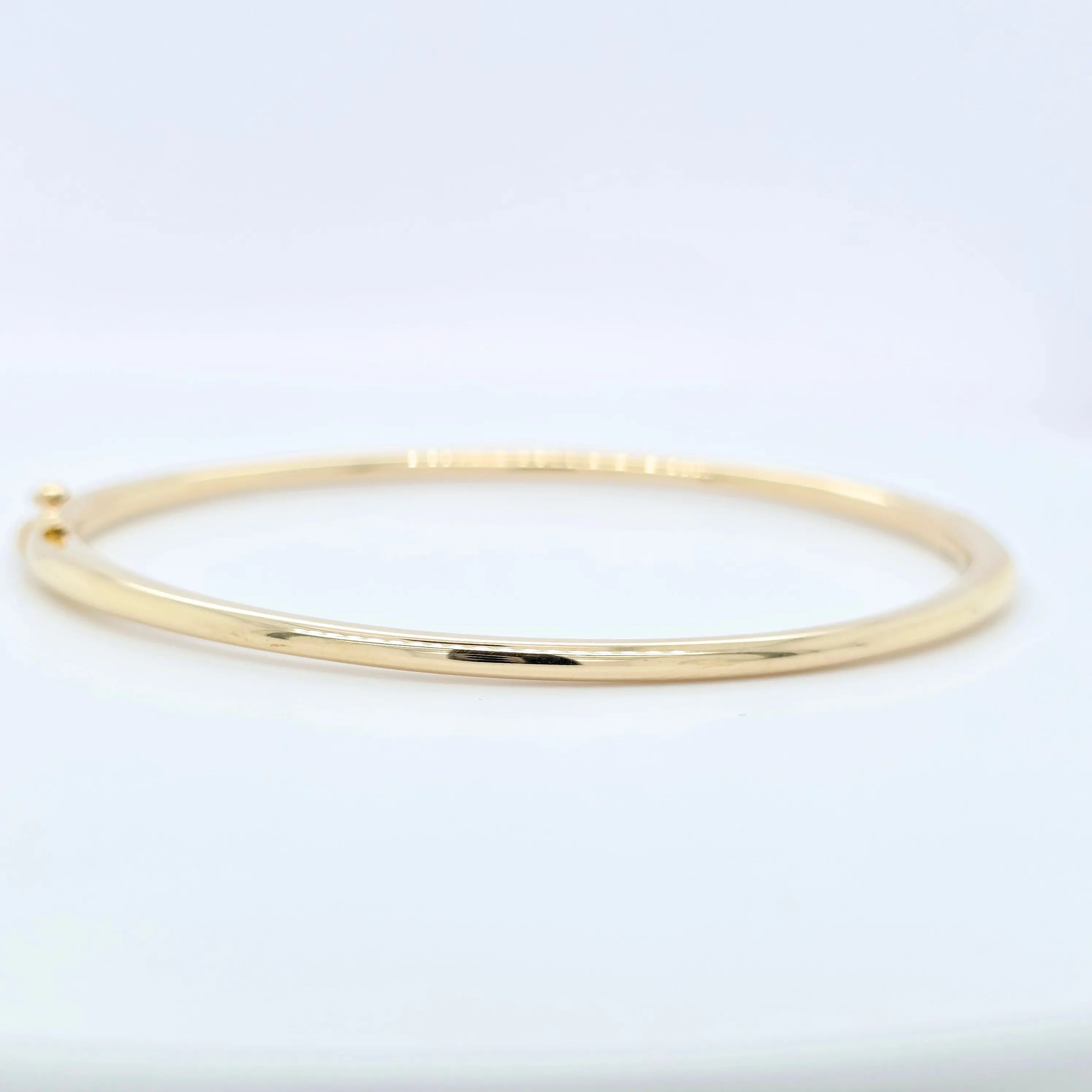De Beers DB Classic Bangle – 18ct Yellow Gold, 0.64ct, Size 17 Chloe's Jewellers