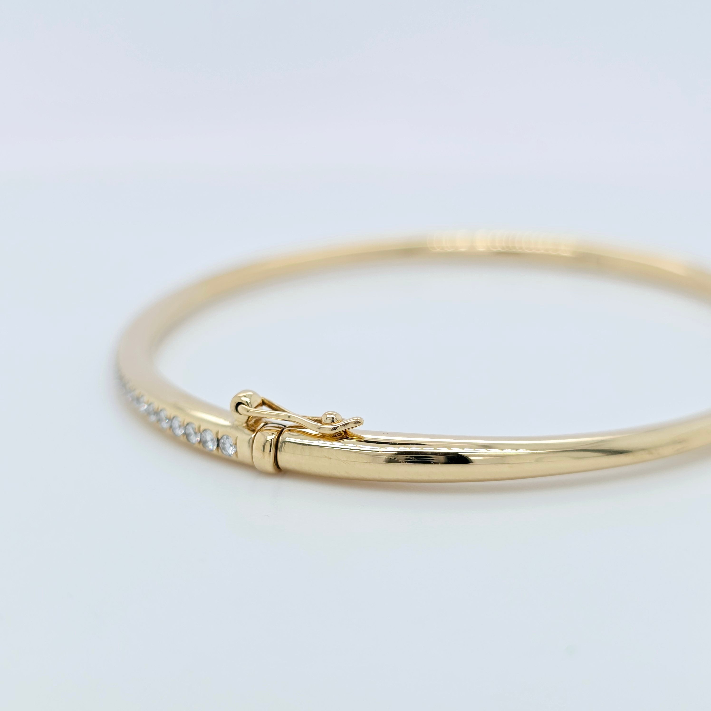 De Beers DB Classic Bangle – 18ct Yellow Gold, 0.64ct, Size 17