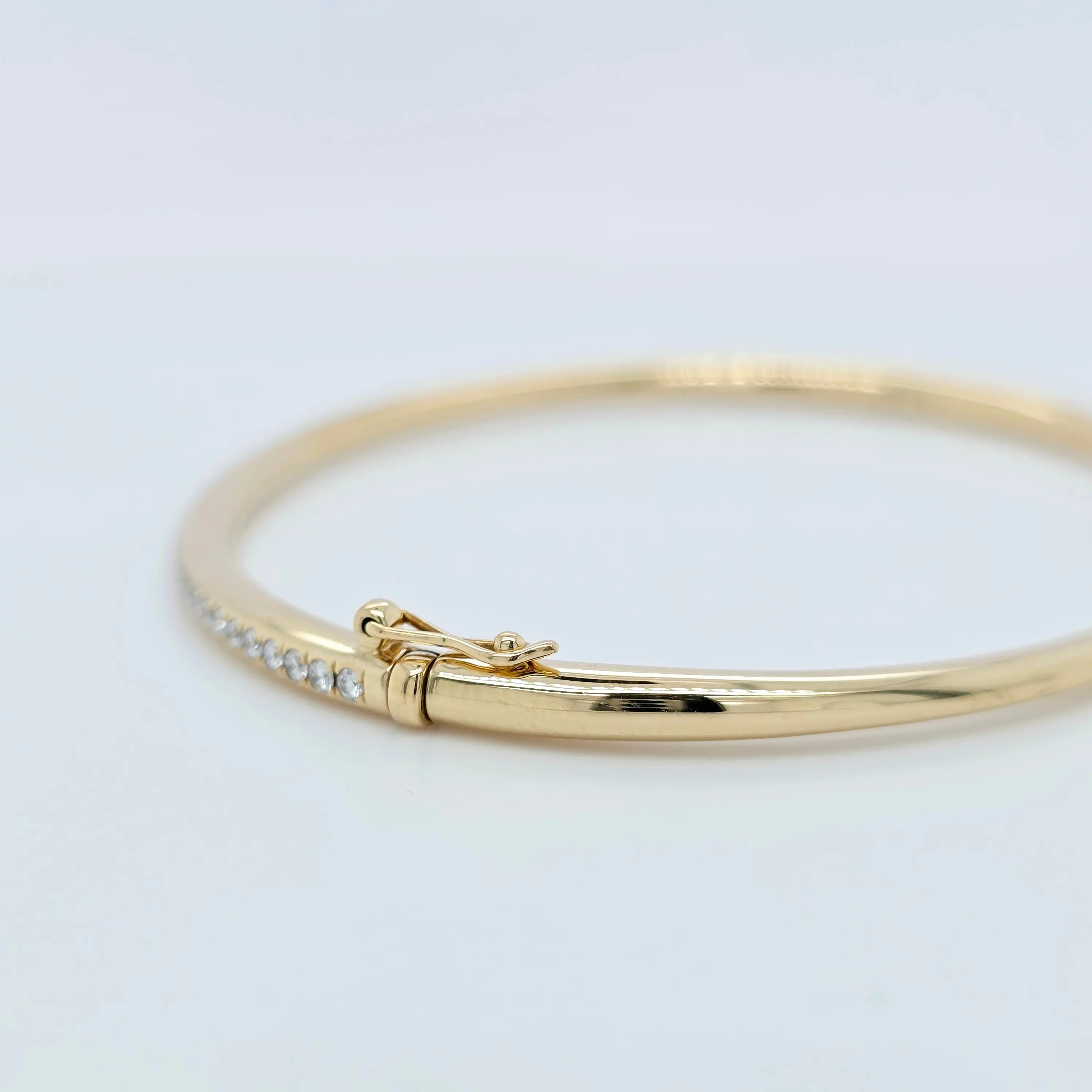 De Beers DB Classic Bangle – 18ct Yellow Gold, 0.64ct, Size 17 Chloe's Jewellers