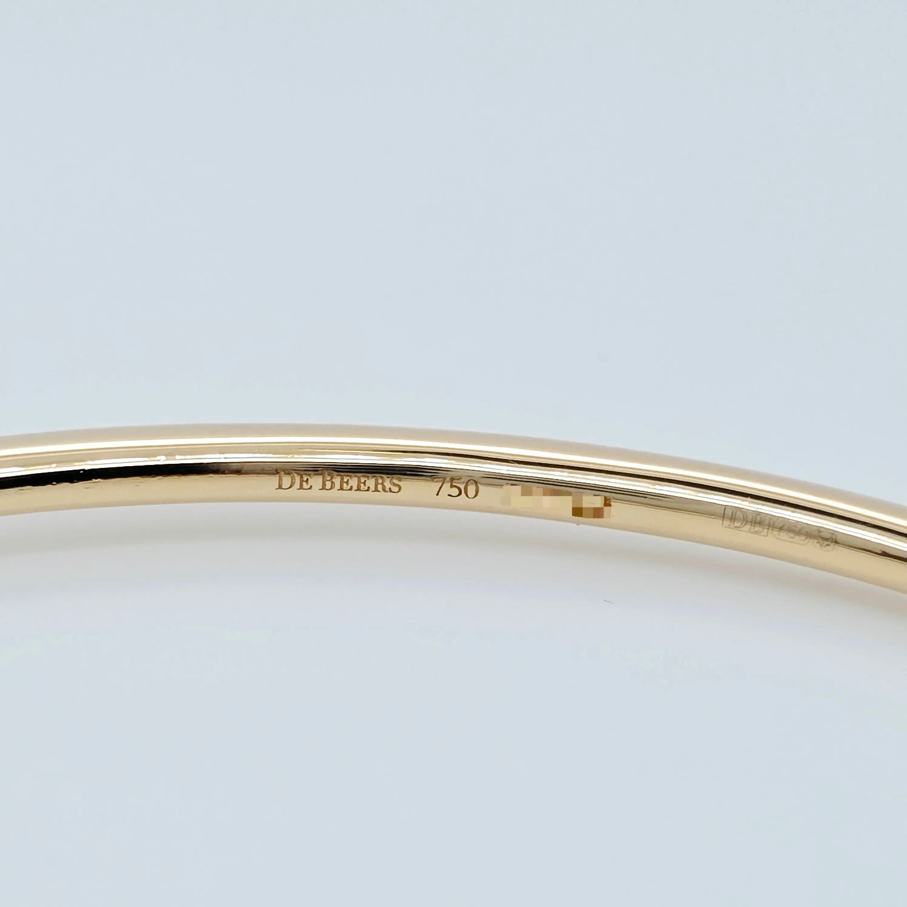 De Beers DB Classic Bangle – 18ct Yellow Gold, 0.64ct, Size 17 Chloe's Jewellers
