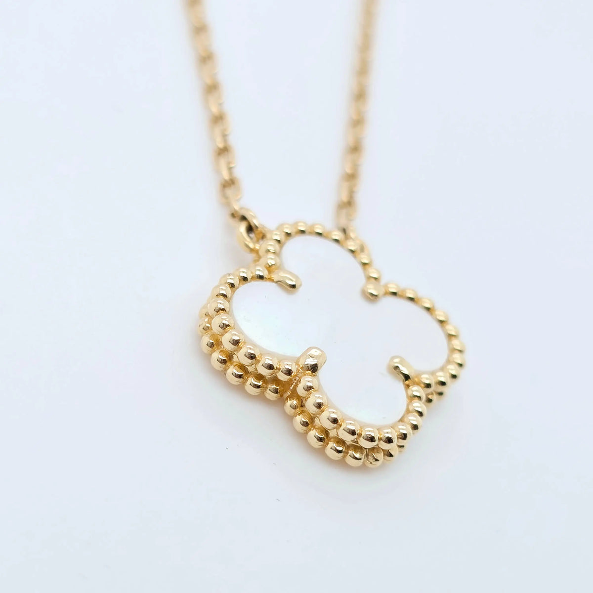 Pre-Owned Van Cleef & Arpels Vintage Alhambra Pendant Necklace – 18ct Yellow Gold & Mother of Pearl Chloe's Jewellers