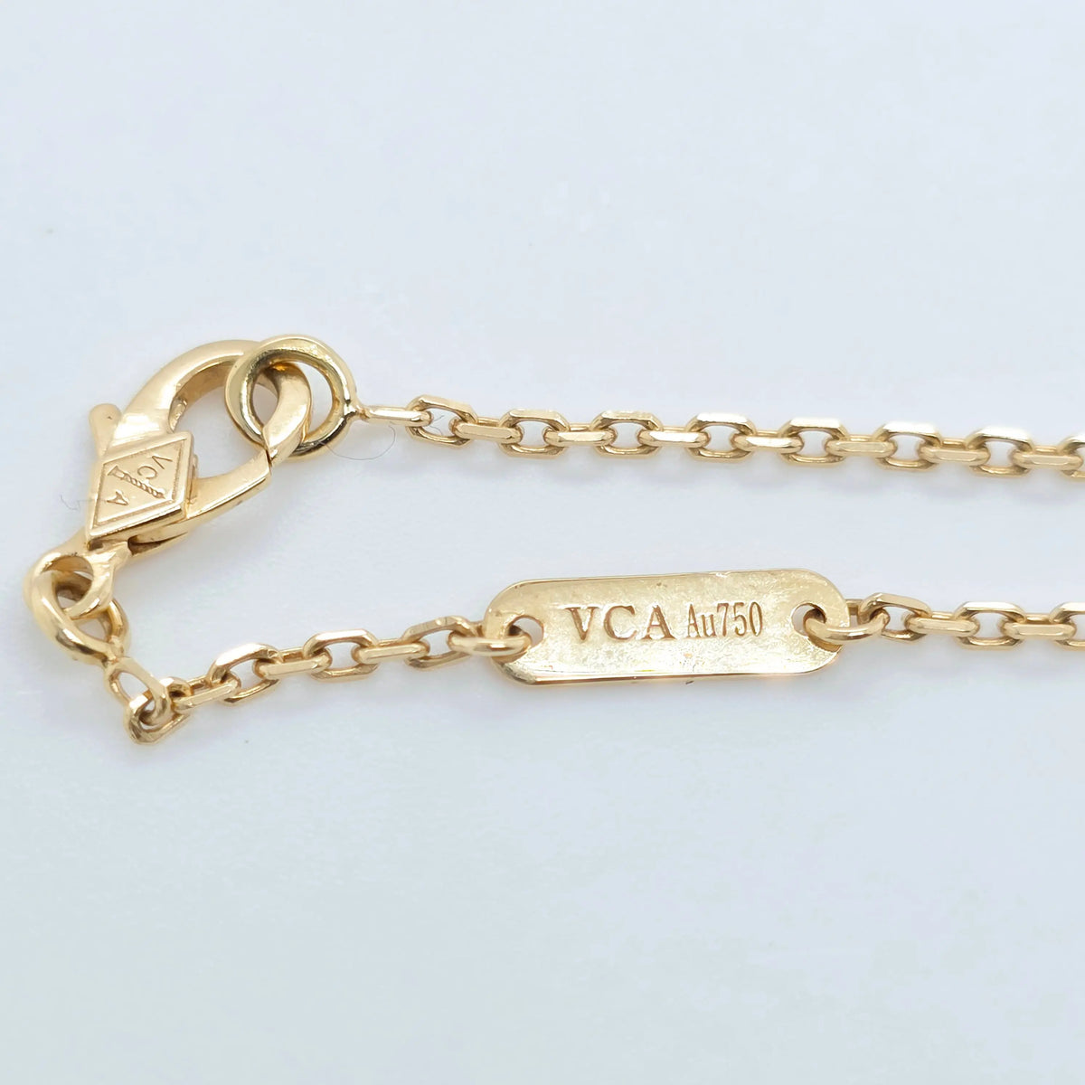 Pre-Owned Van Cleef & Arpels Vintage Alhambra Pendant Necklace – 18ct Yellow Gold & Mother of Pearl Chloe's Jewellers