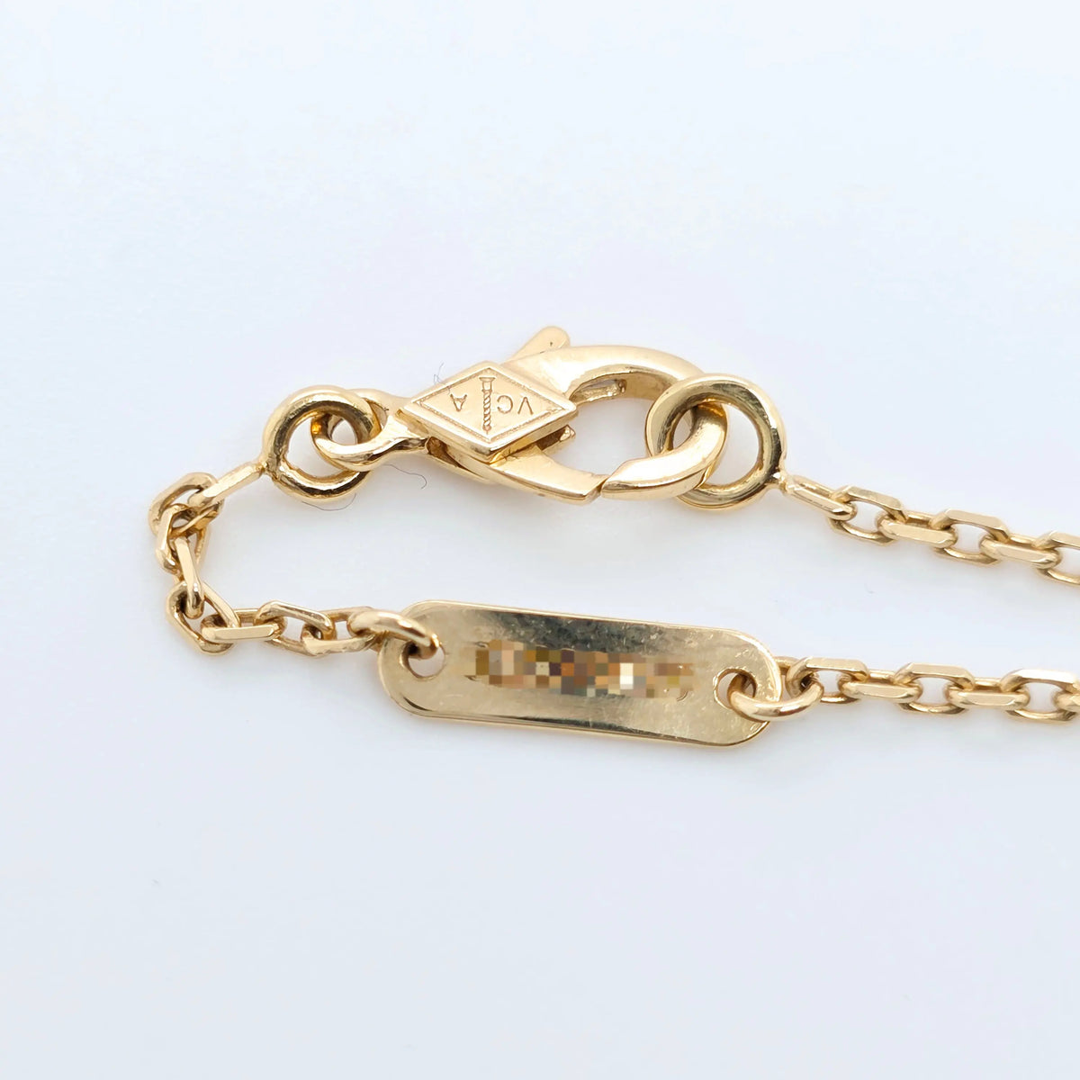 Pre-Owned Van Cleef & Arpels Vintage Alhambra Pendant Necklace – 18ct Yellow Gold & Mother of Pearl Chloe's Jewellers