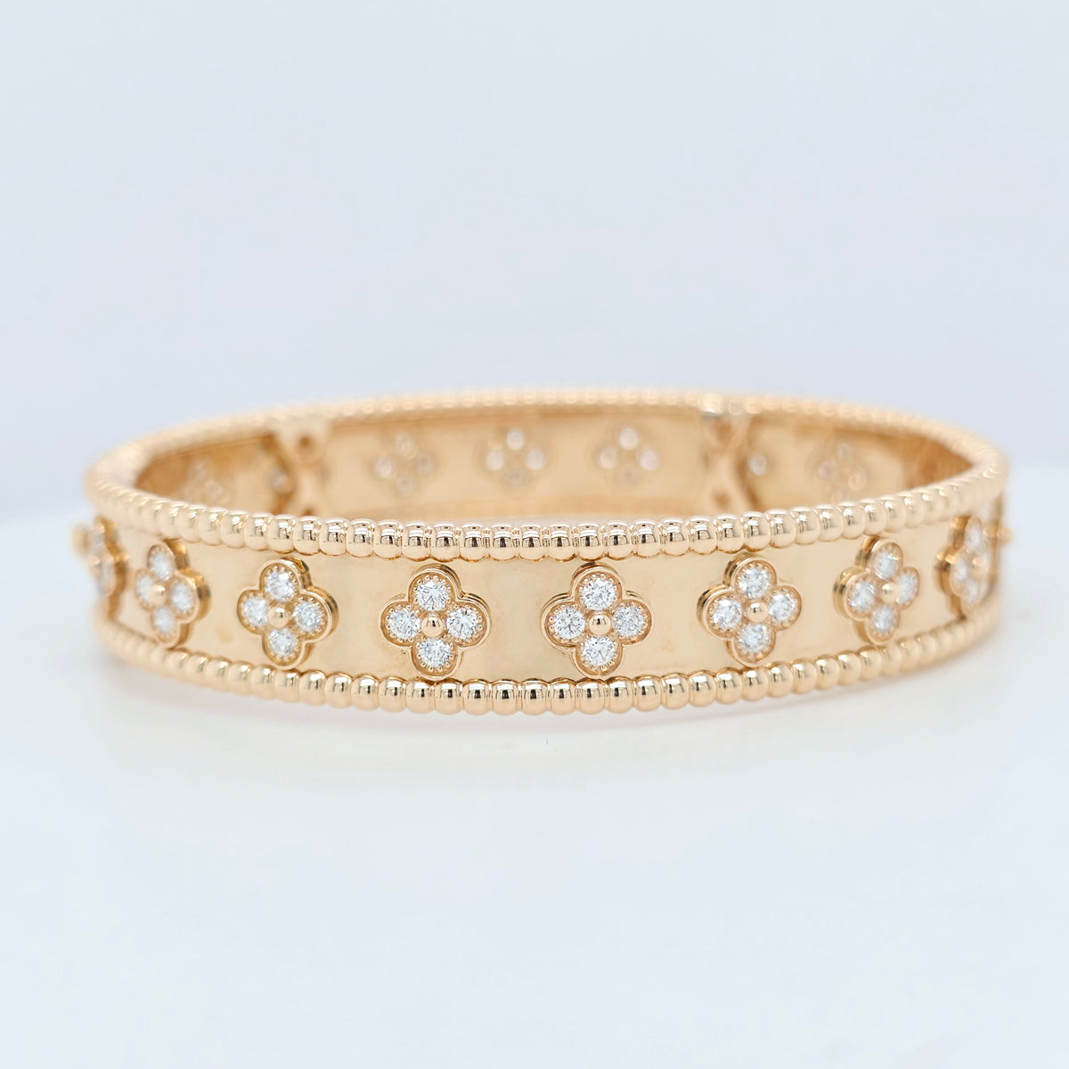 Van Cleef & Arpels Perlée clovers diamond bracelet in 18K rose gold , Size S
