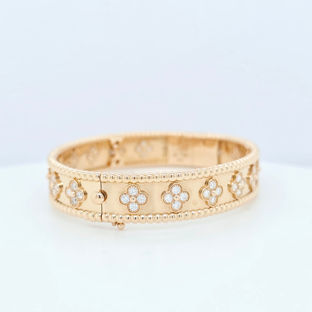 Van Cleef & Arpels Perlée clovers diamond bracelet in 18K rose gold , Size S