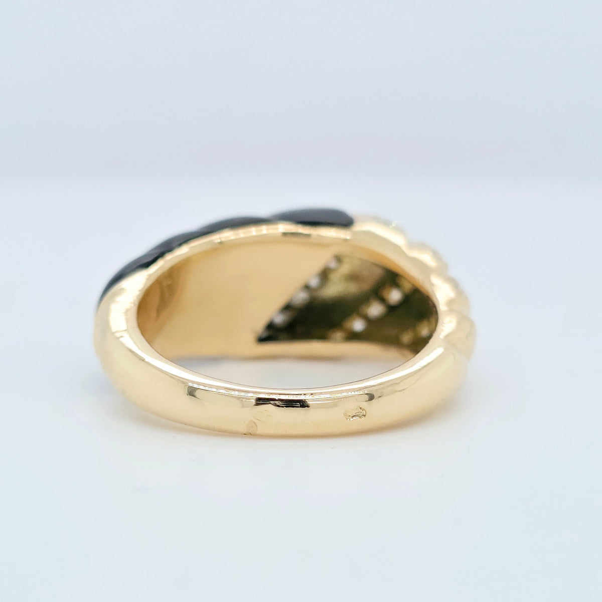 Van Cleef & Arpels Vintage Onyx Diamonds Ring in 18K Yellow Gold, Size 49