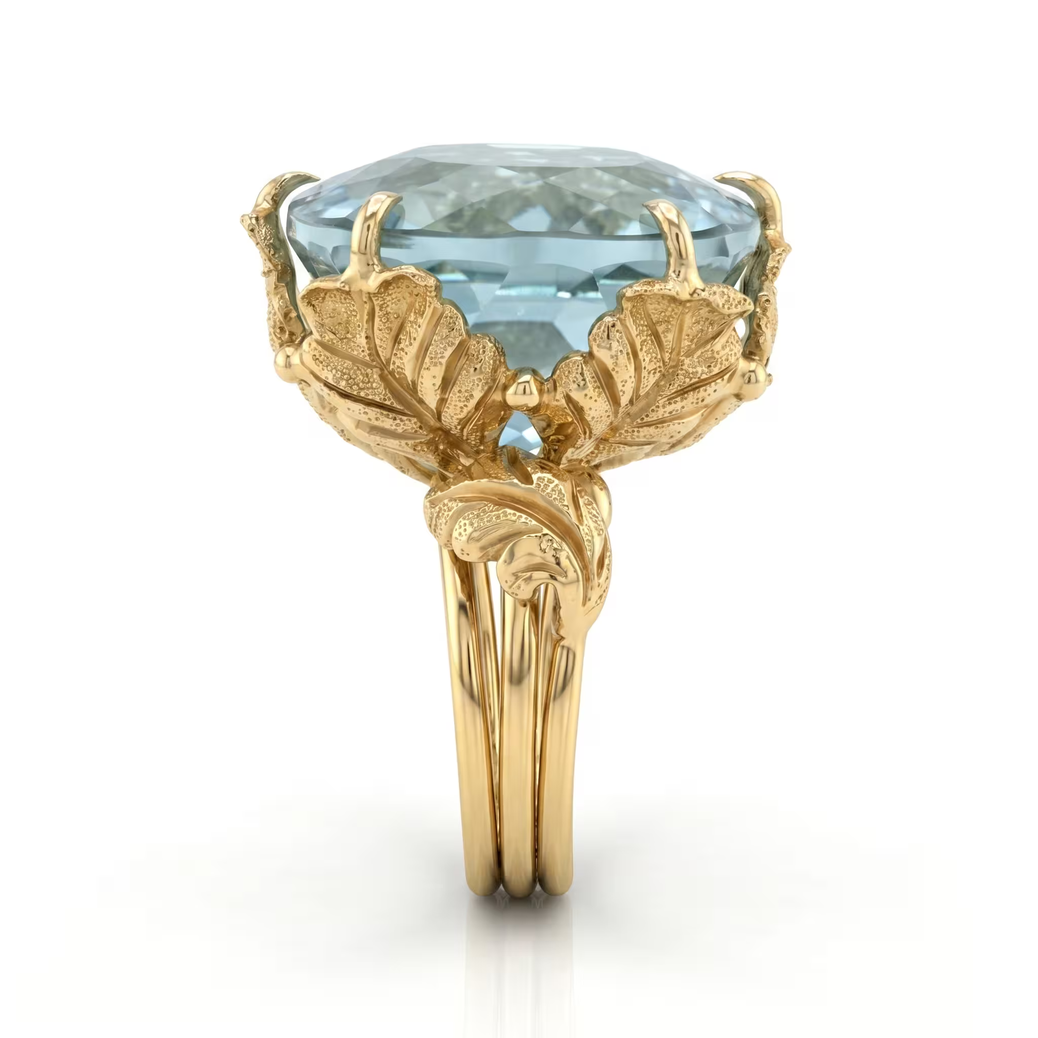 25.00ct Approx Square Cushion Cut Aquamarine Stone Engagement Ring - 18K Gold