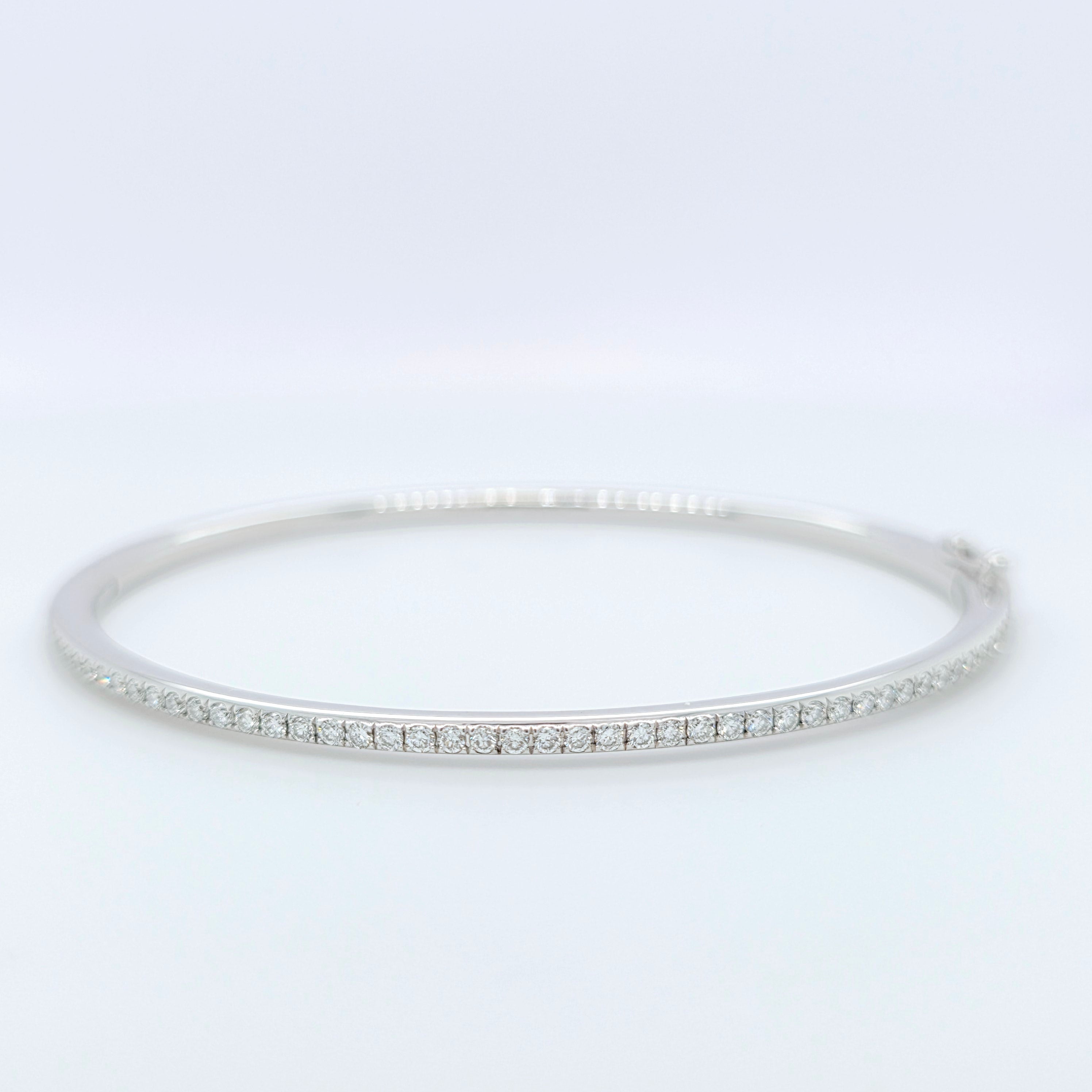 De Beers DB Classic Bangle – 18ct White Gold, 0.64ct, Size 17