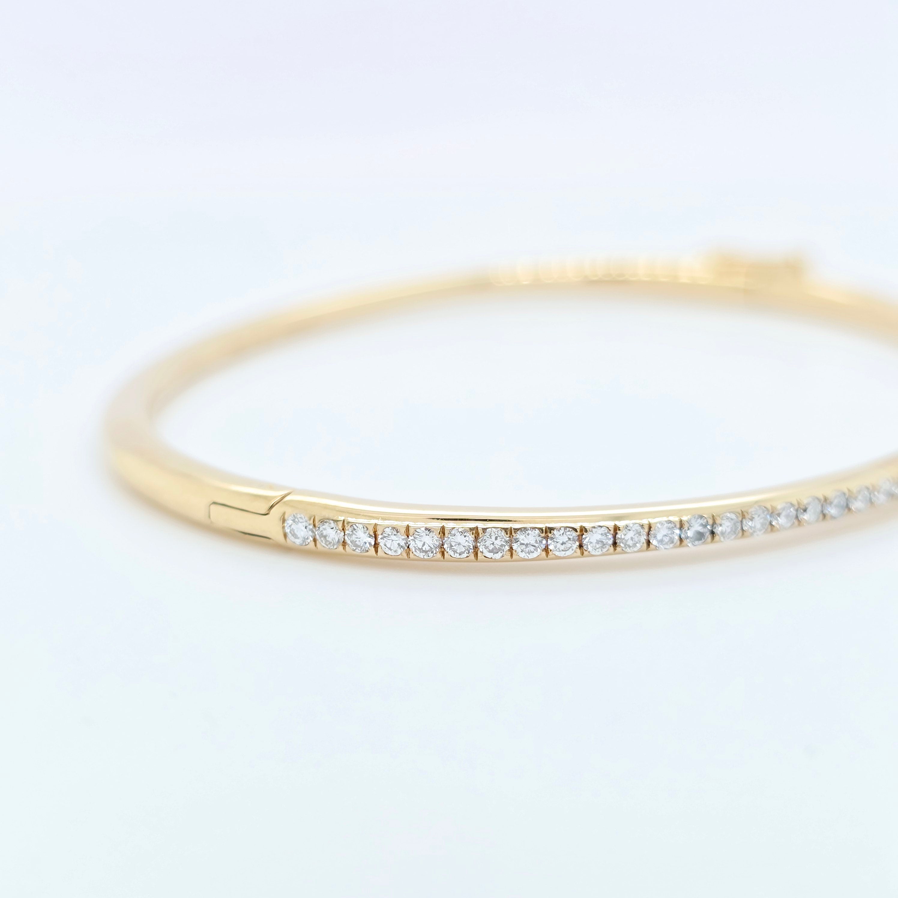 De Beers DB Classic Bangle – 18ct Yellow Gold, 0.64ct, Size 17