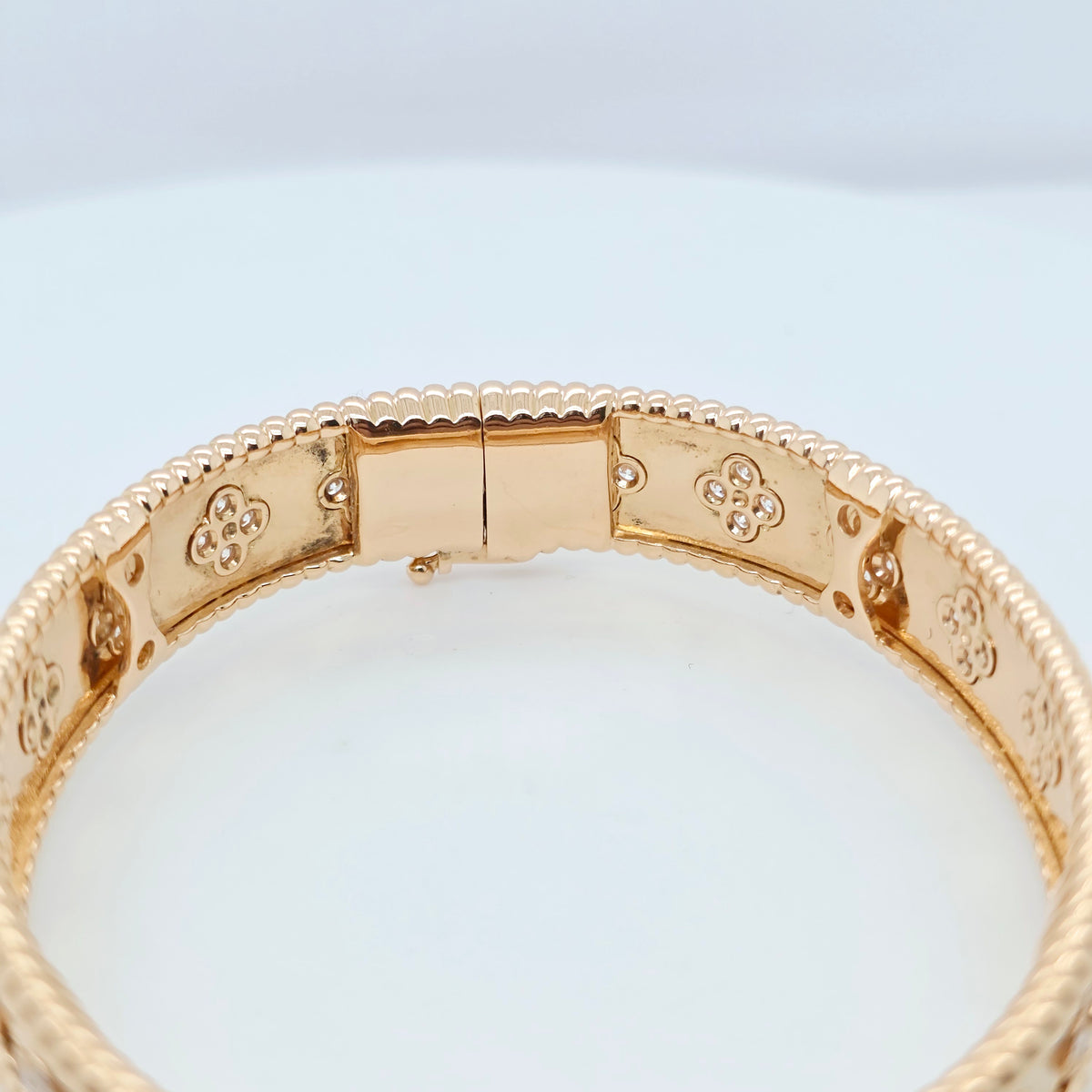Van Cleef & Arpels Perlée clovers diamond bracelet in 18K rose gold , Size S